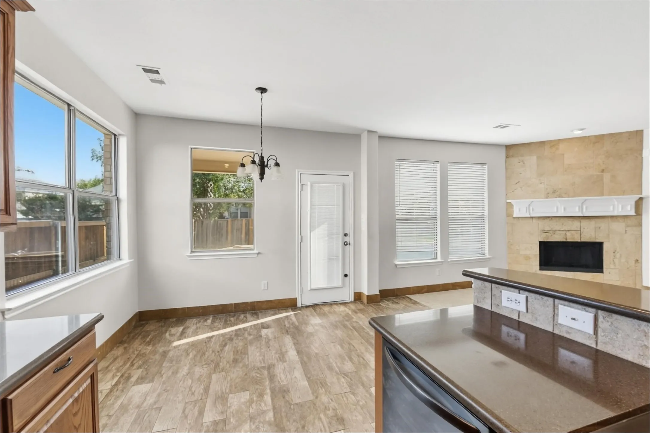 Single Family Residence For Sale in Tarrant County , 5104 Shelly Ray Road, Fort Worth, Texas 76244, 4 Bedroom, 4 Bathroom, 3 Garage spaces, 2,512 Sqft, built in 2006, mls#21395924, Real Estate Agent in Fort Worth, Homes For Sale in Tarrant county, Homes For Sale in Fort Worth, Realtor in Fort Worth Texas, Real Estate Brokerage Independent Realty Texas, Luminita Cordes Realtor