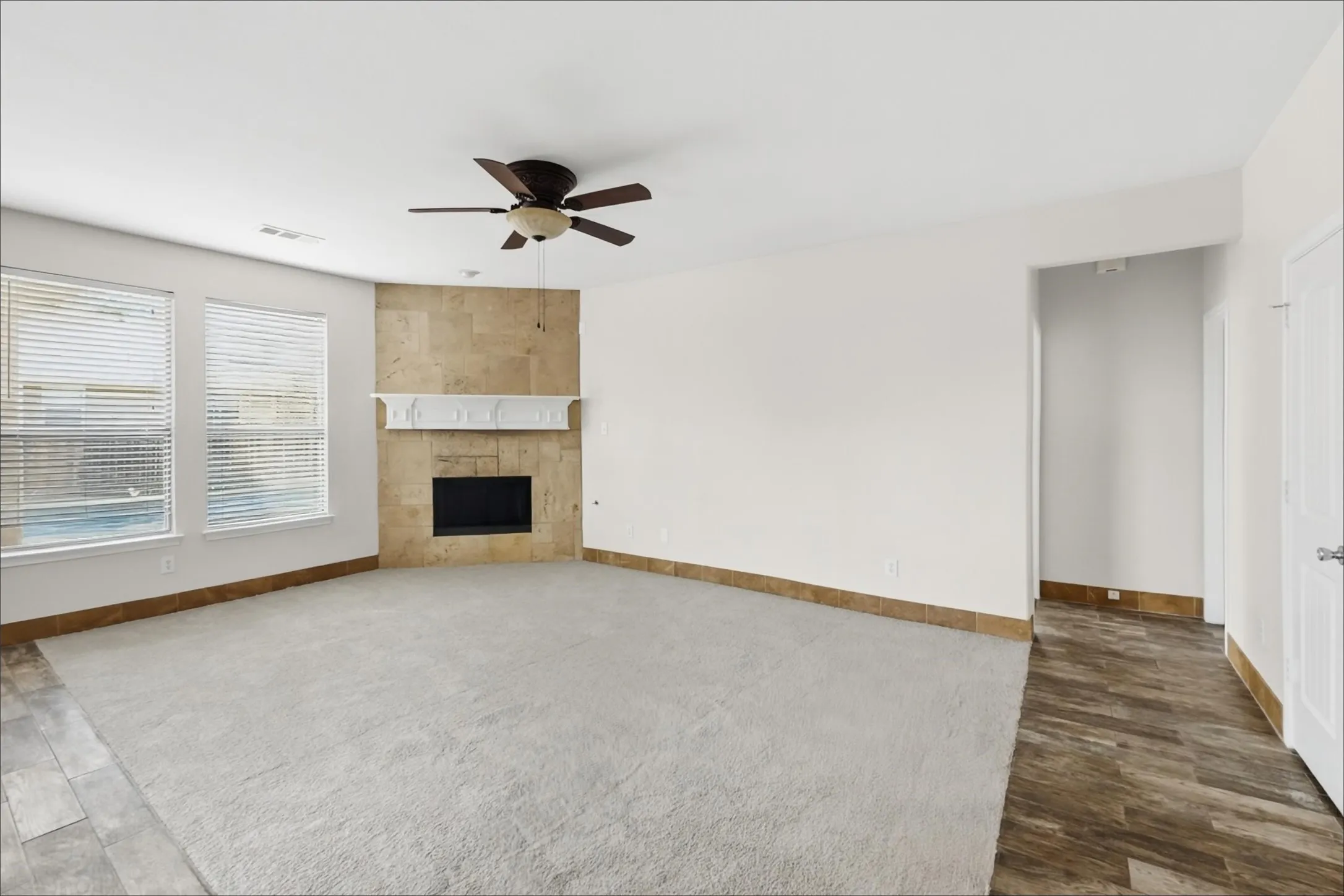 Single Family Residence For Sale in Tarrant County , 5104 Shelly Ray Road, Fort Worth, Texas 76244, 4 Bedroom, 4 Bathroom, 3 Garage spaces, 2,512 Sqft, built in 2006, mls#21395924, Real Estate Agent in Fort Worth, Homes For Sale in Tarrant county, Homes For Sale in Fort Worth, Realtor in Fort Worth Texas, Real Estate Brokerage Independent Realty Texas, Luminita Cordes Realtor