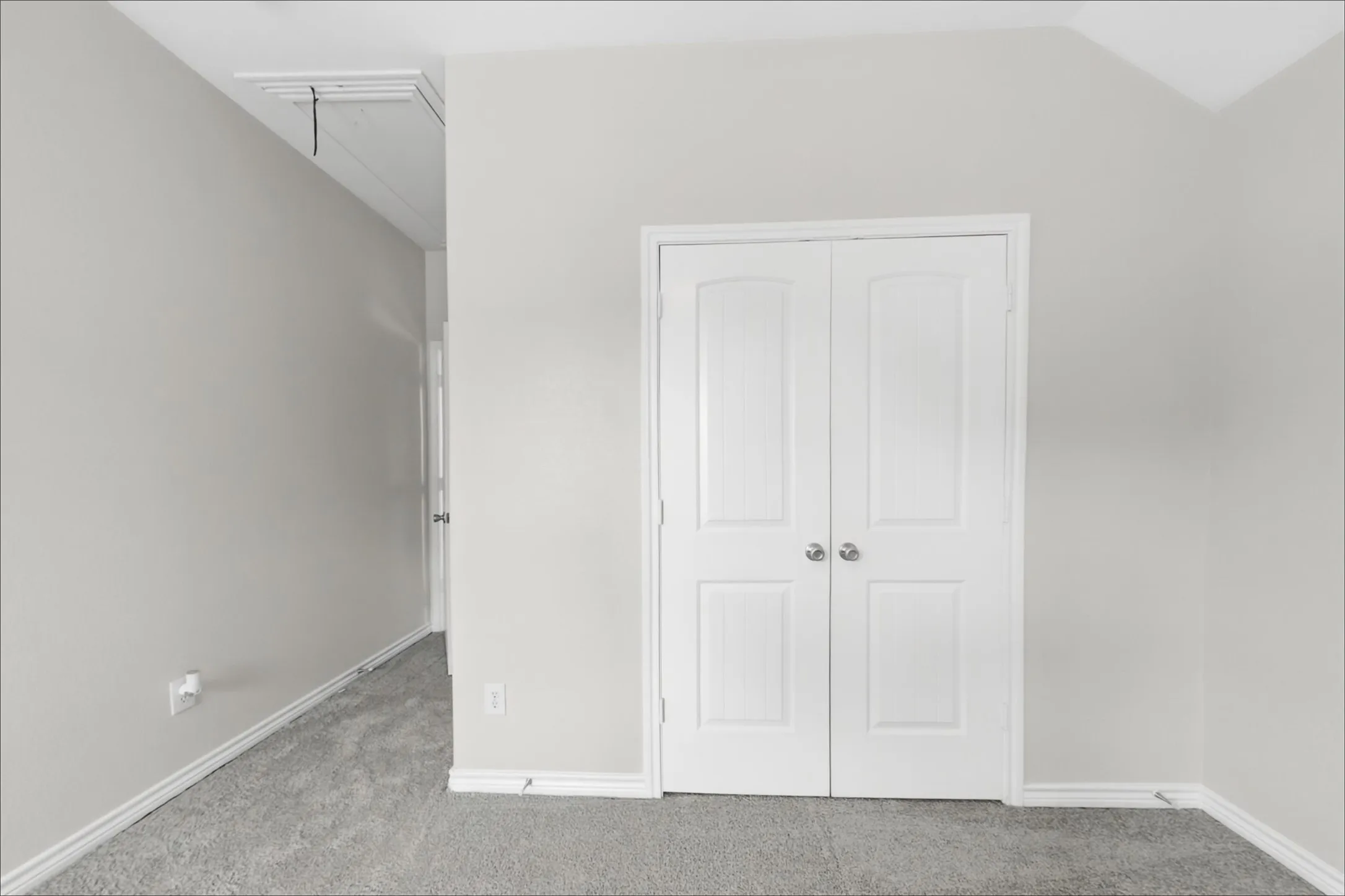 Single Family Residence For Sale in Tarrant County , 5104 Shelly Ray Road, Fort Worth, Texas 76244, 4 Bedroom, 4 Bathroom, 3 Garage spaces, 2,512 Sqft, built in 2006, mls#21395924, Real Estate Agent in Fort Worth, Homes For Sale in Tarrant county, Homes For Sale in Fort Worth, Realtor in Fort Worth Texas, Real Estate Brokerage Independent Realty Texas, Luminita Cordes Realtor