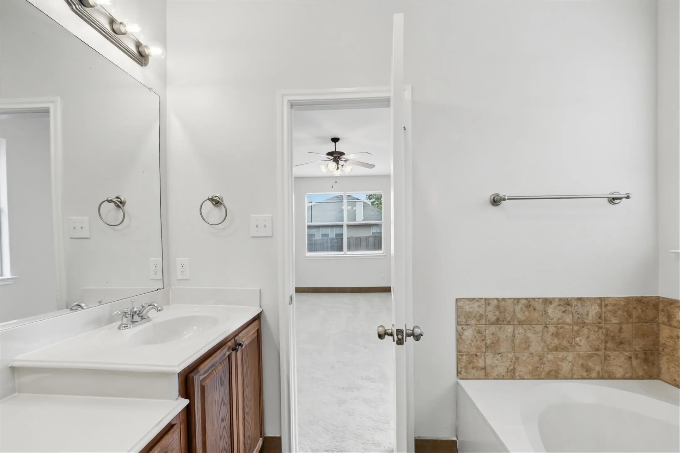 Single Family Residence For Sale in Tarrant County , 5104 Shelly Ray Road, Fort Worth, Texas 76244, 4 Bedroom, 4 Bathroom, 3 Garage spaces, 2,512 Sqft, built in 2006, mls#21395924, Real Estate Agent in Fort Worth, Homes For Sale in Tarrant county, Homes For Sale in Fort Worth, Realtor in Fort Worth Texas, Real Estate Brokerage Independent Realty Texas, Luminita Cordes Realtor