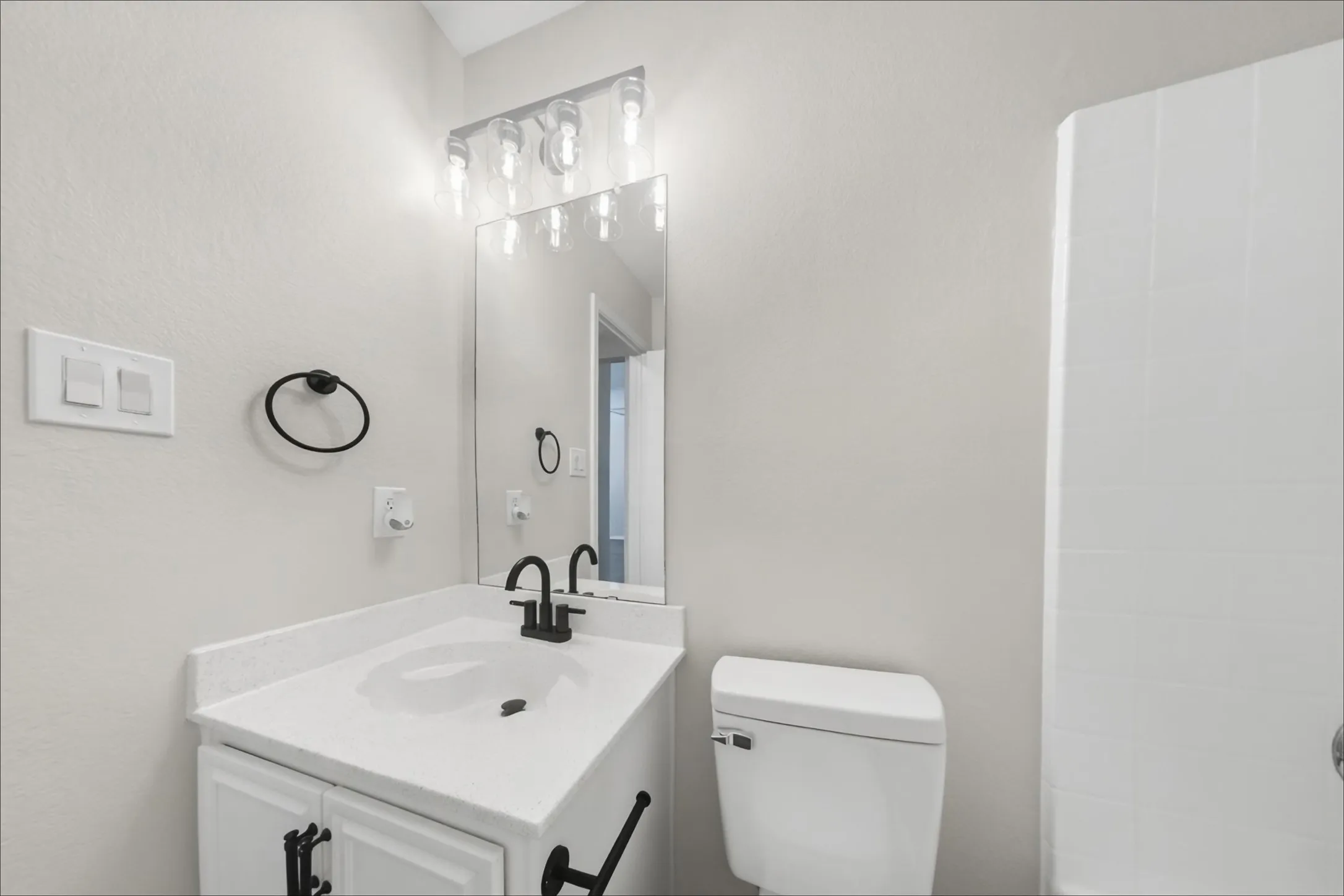 Single Family Residence For Sale in Tarrant County , 7217 Fossil Hill Drive, Arlington, Texas 76002, 4 Bedroom, 2 Bathroom, 2 Garage spaces, 1,854 Sqft, built in 2001, mls#21396053, Real Estate Agent in Arlington, Homes For Sale in Tarrant county, Homes For Sale in Arlington, Realtor in Arlington Texas, Real Estate Brokerage Independent Realty Texas, Luminita Cordes Realtor