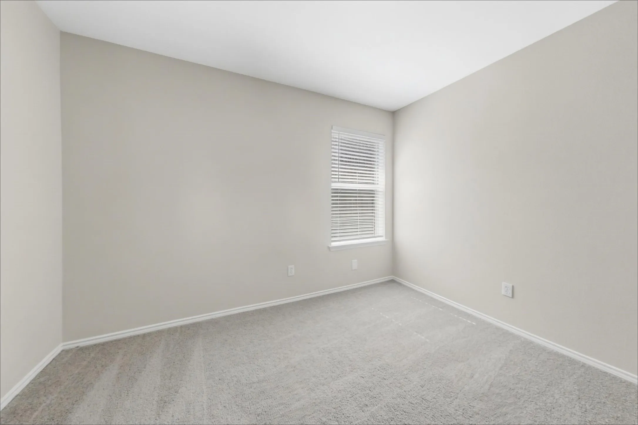 Single Family Residence For Sale in Tarrant County , 7217 Fossil Hill Drive, Arlington, Texas 76002, 4 Bedroom, 2 Bathroom, 2 Garage spaces, 1,854 Sqft, built in 2001, mls#21396053, Real Estate Agent in Arlington, Homes For Sale in Tarrant county, Homes For Sale in Arlington, Realtor in Arlington Texas, Real Estate Brokerage Independent Realty Texas, Luminita Cordes Realtor