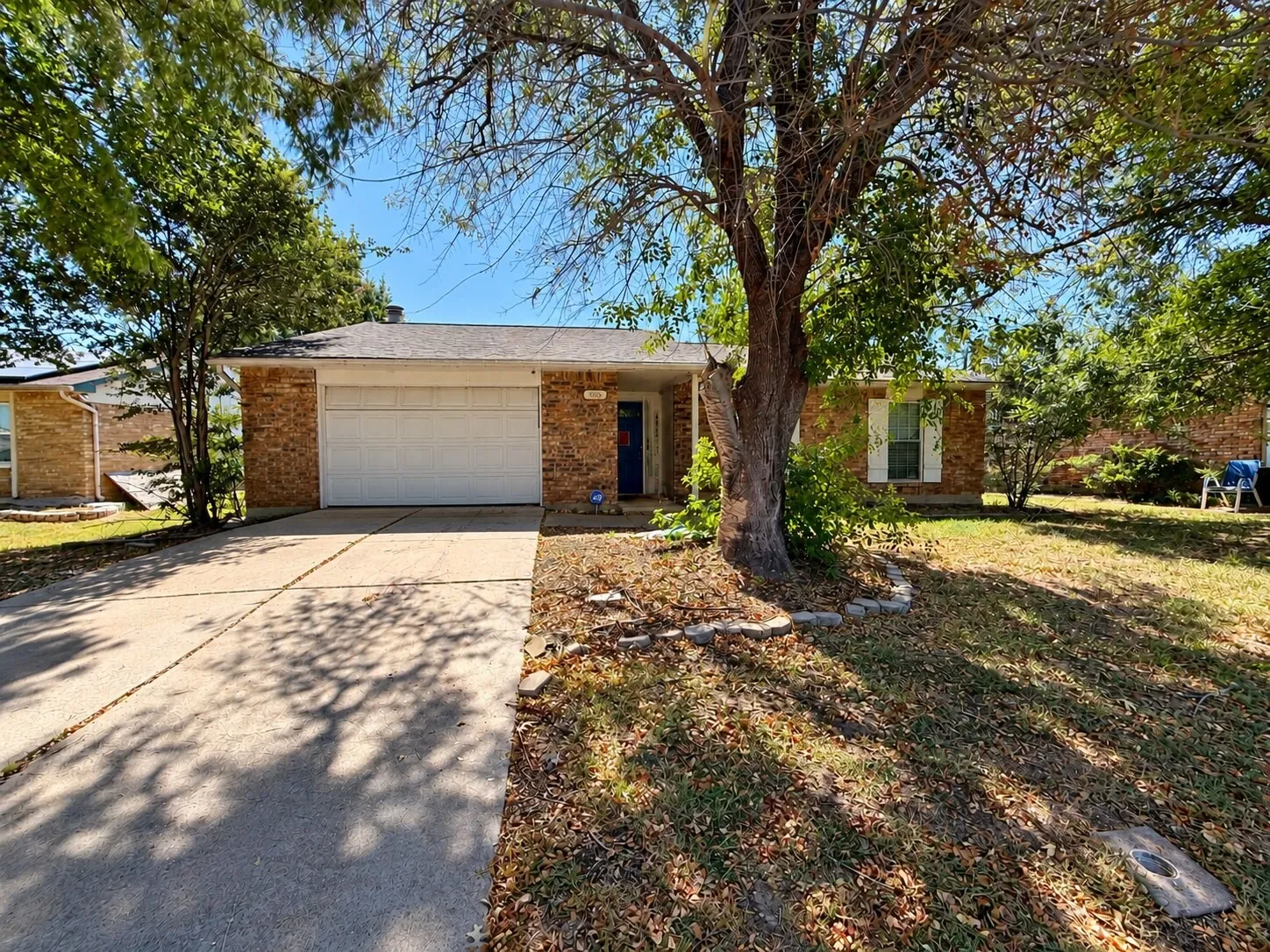 Single Family Residence For Sale in Tarrant County , 305 S Willow Street, Mansfield, Texas 76063, 3 Bedroom, 2 Bathroom, 2 Garage spaces, 1,403 Sqft, built in 1977, mls#21397096, Real Estate Agent in Mansfield, Homes For Sale in Tarrant county, Homes For Sale in Mansfield, Realtor in Mansfield Texas, Real Estate Brokerage Independent Realty Texas, Luminita Cordes Realtor