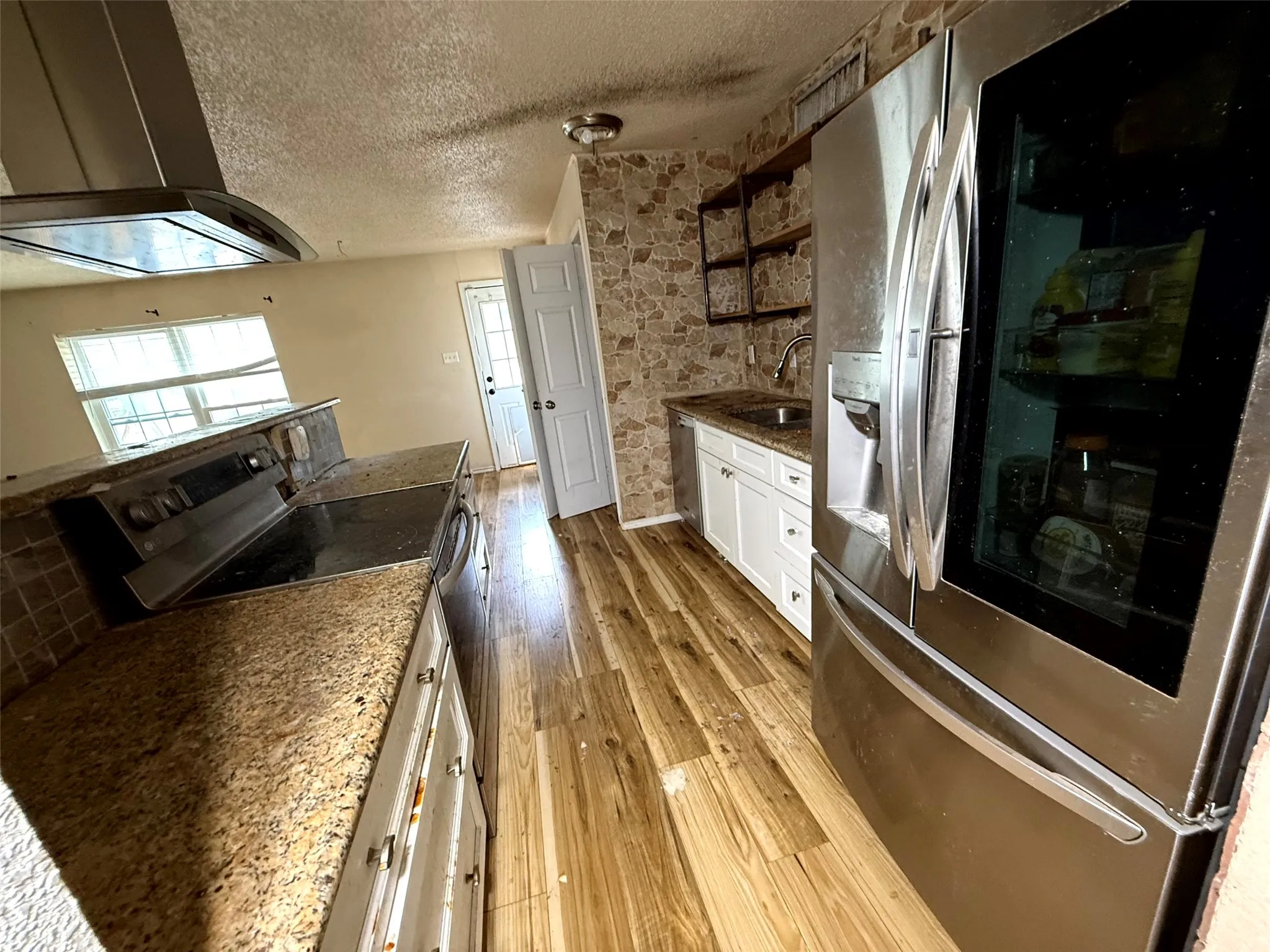 Single Family Residence For Sale in Tarrant County , 305 S Willow Street, Mansfield, Texas 76063, 3 Bedroom, 2 Bathroom, 2 Garage spaces, 1,403 Sqft, built in 1977, mls#21397096, Real Estate Agent in Mansfield, Homes For Sale in Tarrant county, Homes For Sale in Mansfield, Realtor in Mansfield Texas, Real Estate Brokerage Independent Realty Texas, Luminita Cordes Realtor