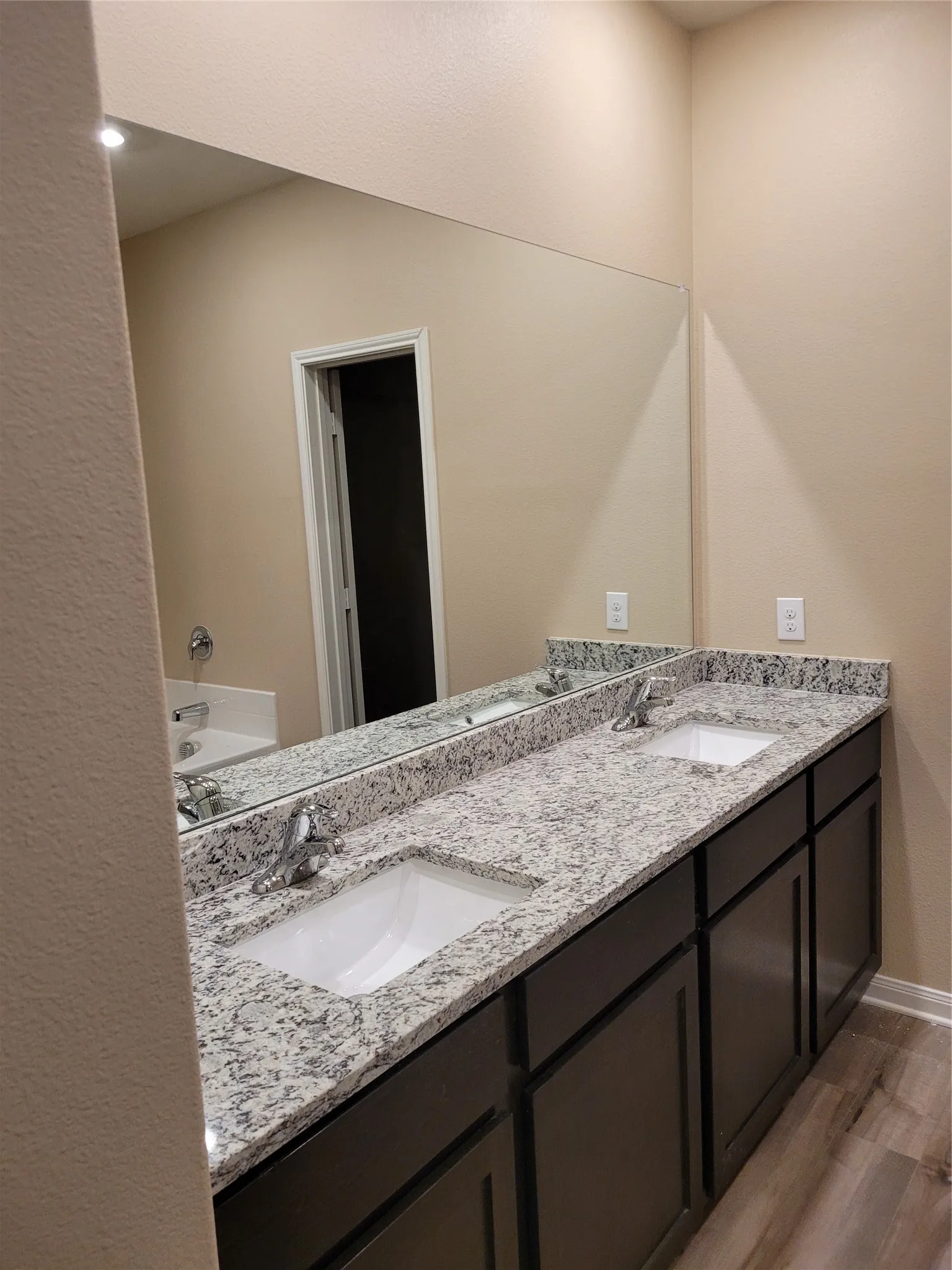 Single Family Residence For Rent in Collin County , 3205 Bowen Street, Anna, Texas 75409, 4 Bedroom, 3 Bathroom, 2 Garage spaces, 2,210 Sqft, built in 2021, mls#21397103, Real Estate Agent in Anna, Homes For Rent in Collin county, Homes For Rent in Anna, Realtor in Anna Texas, Real Estate Brokerage Independent Realty Texas, Luminita Cordes Realtor