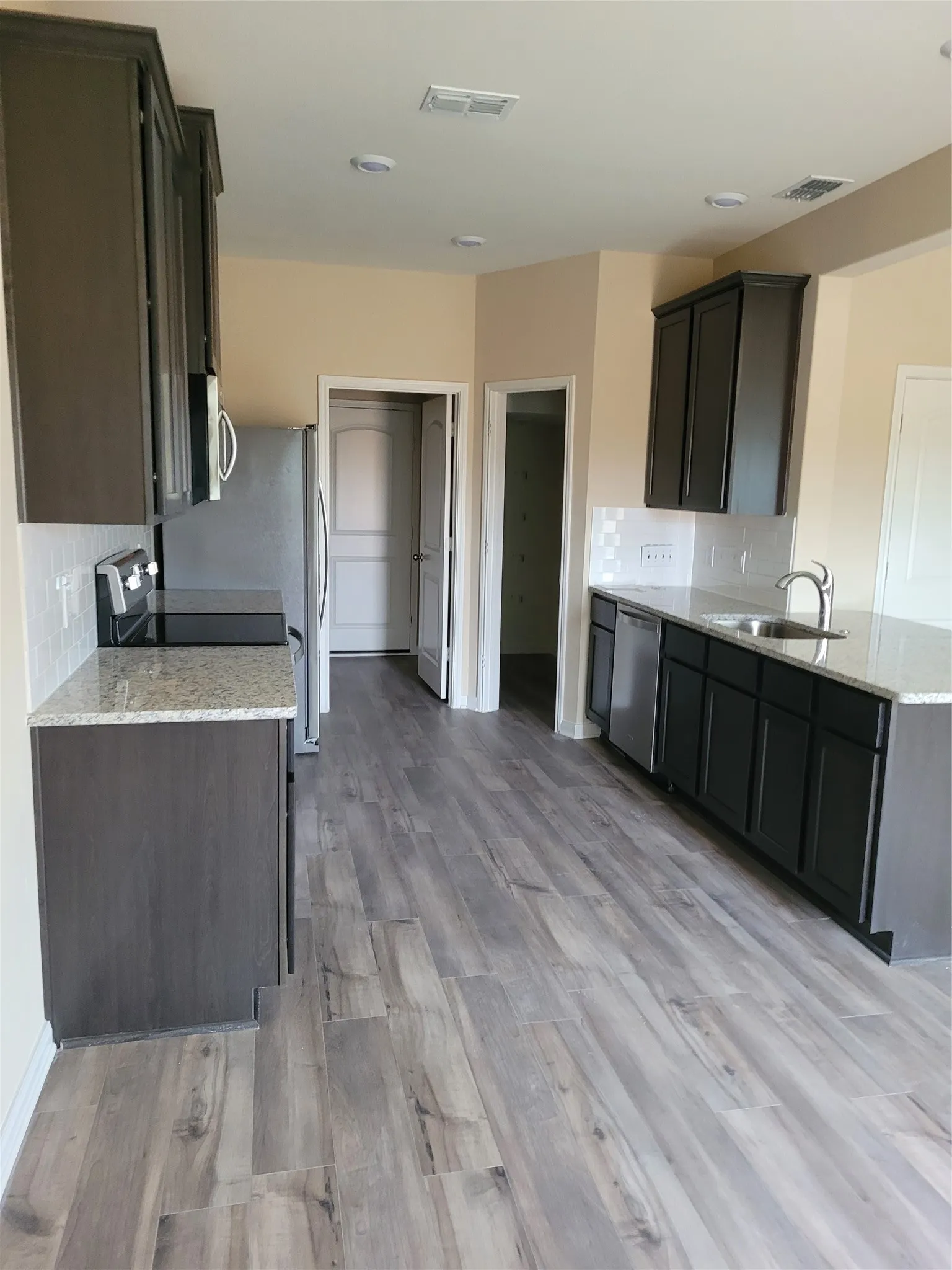 Single Family Residence For Rent in Collin County , 3205 Bowen Street, Anna, Texas 75409, 4 Bedroom, 3 Bathroom, 2 Garage spaces, 2,210 Sqft, built in 2021, mls#21397103, Real Estate Agent in Anna, Homes For Rent in Collin county, Homes For Rent in Anna, Realtor in Anna Texas, Real Estate Brokerage Independent Realty Texas, Luminita Cordes Realtor