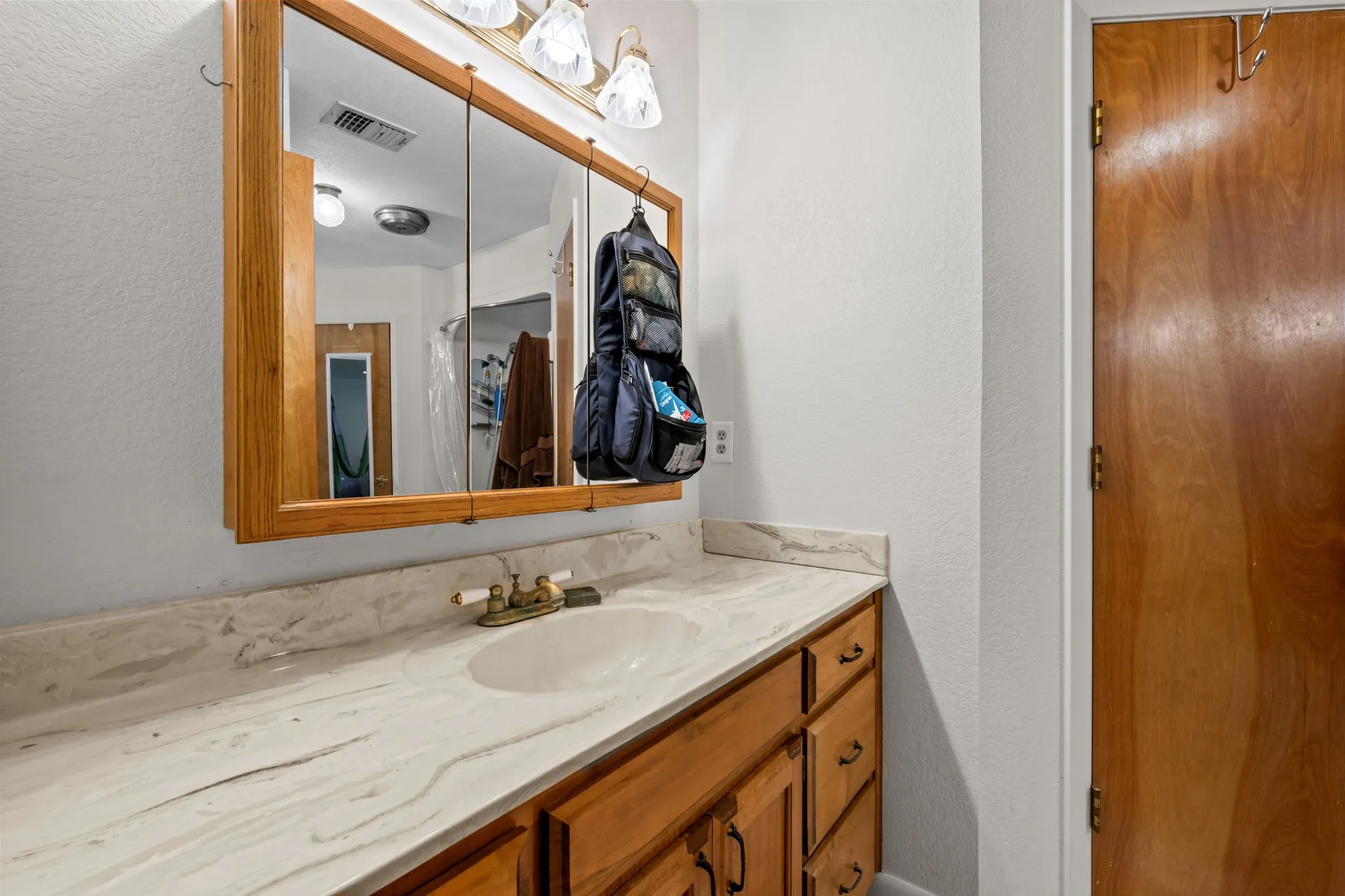 Single Family Residence For Sale in Erath County , 1270 County Road 437, Stephenville, Texas 76401, 4 Bedroom, 3 Bathroom, 2 Garage spaces, 3,280 Sqft, built in 1978, mls#21397059, Real Estate Agent in Stephenville, Homes For Sale in Erath county, Homes For Sale in Stephenville, Realtor in Stephenville Texas, Real Estate Brokerage Independent Realty Texas, Luminita Cordes Realtor