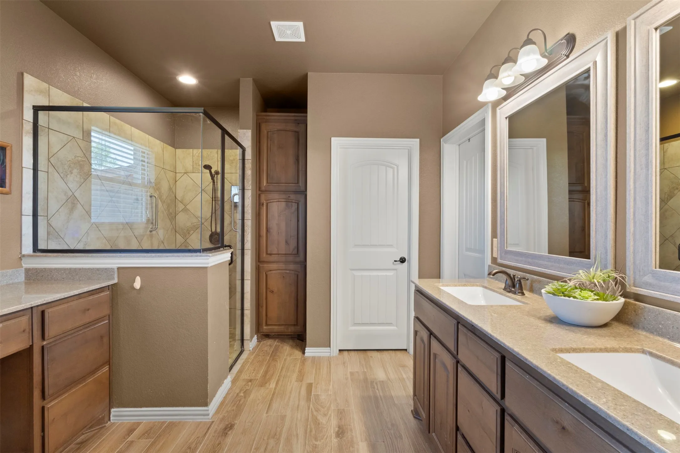 Single Family Residence For Sale in Collin County , 5715 Fm 547, Farmersville, Texas 75442, 3 Bedroom, 2 Bathroom, 2 Garage spaces, 1,994 Sqft, built in 2017, mls#21397107, Real Estate Agent in Farmersville, Homes For Sale in Collin county, Homes For Sale in Farmersville, Realtor in Farmersville Texas, Real Estate Brokerage Independent Realty Texas, Luminita Cordes Realtor