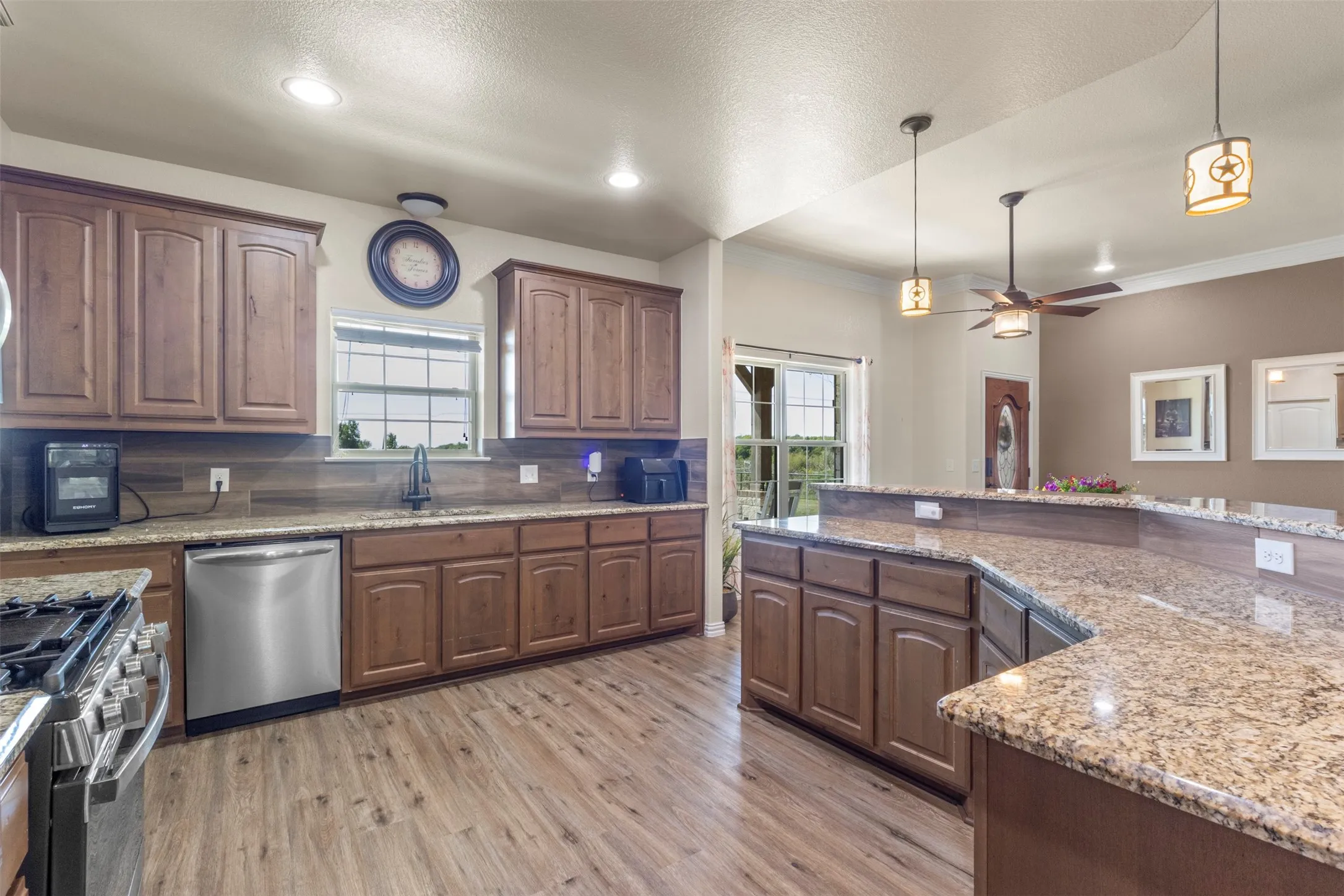 Single Family Residence For Sale in Collin County , 5715 Fm 547, Farmersville, Texas 75442, 3 Bedroom, 2 Bathroom, 2 Garage spaces, 1,994 Sqft, built in 2017, mls#21397107, Real Estate Agent in Farmersville, Homes For Sale in Collin county, Homes For Sale in Farmersville, Realtor in Farmersville Texas, Real Estate Brokerage Independent Realty Texas, Luminita Cordes Realtor