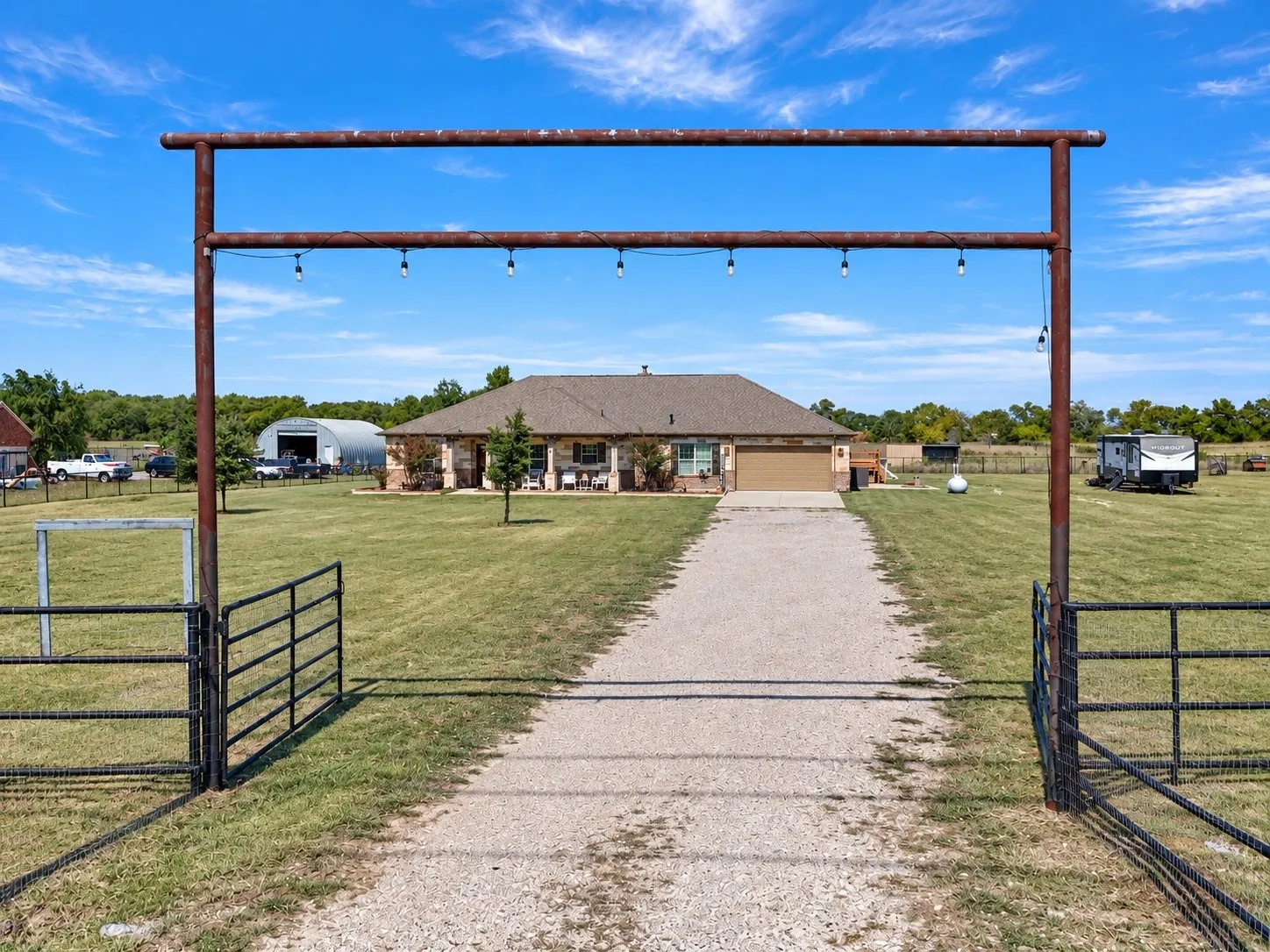 Single Family Residence For Sale in Collin County , 5715 Fm 547, Farmersville, Texas 75442, 3 Bedroom, 2 Bathroom, 2 Garage spaces, 1,994 Sqft, built in 2017, mls#21397107, Real Estate Agent in Farmersville, Homes For Sale in Collin county, Homes For Sale in Farmersville, Realtor in Farmersville Texas, Real Estate Brokerage Independent Realty Texas, Luminita Cordes Realtor