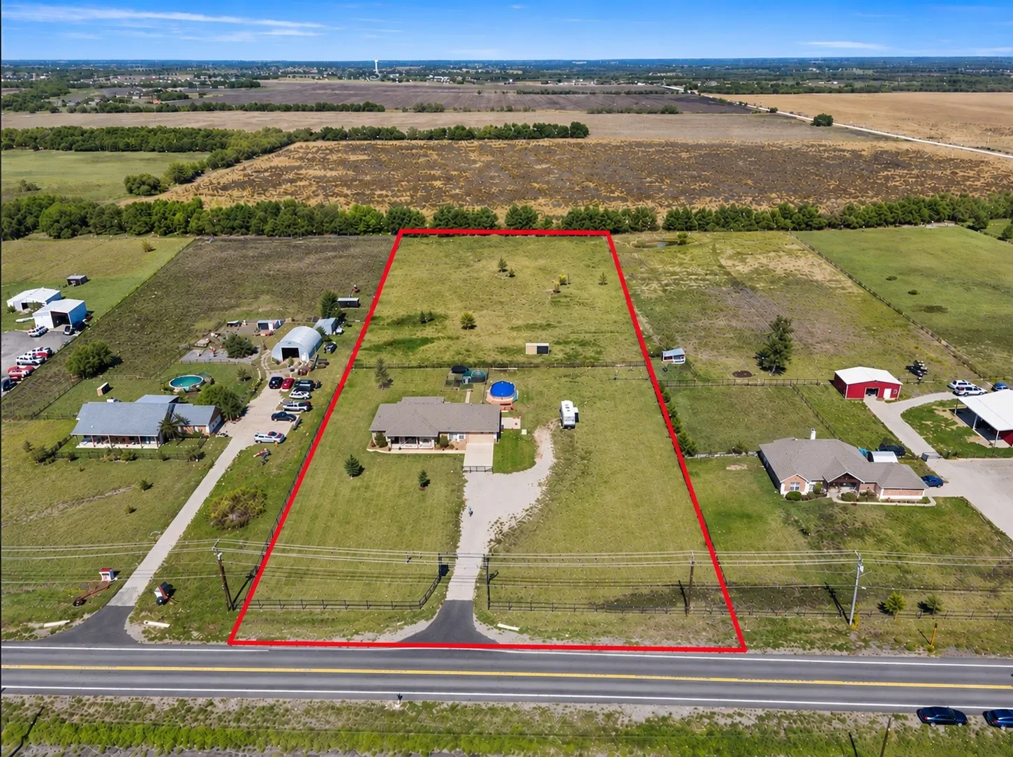 Single Family Residence For Sale in Collin County , 5715 Fm 547, Farmersville, Texas 75442, 3 Bedroom, 2 Bathroom, 2 Garage spaces, 1,994 Sqft, built in 2017, mls#21397107, Real Estate Agent in Farmersville, Homes For Sale in Collin county, Homes For Sale in Farmersville, Realtor in Farmersville Texas, Real Estate Brokerage Independent Realty Texas, Luminita Cordes Realtor