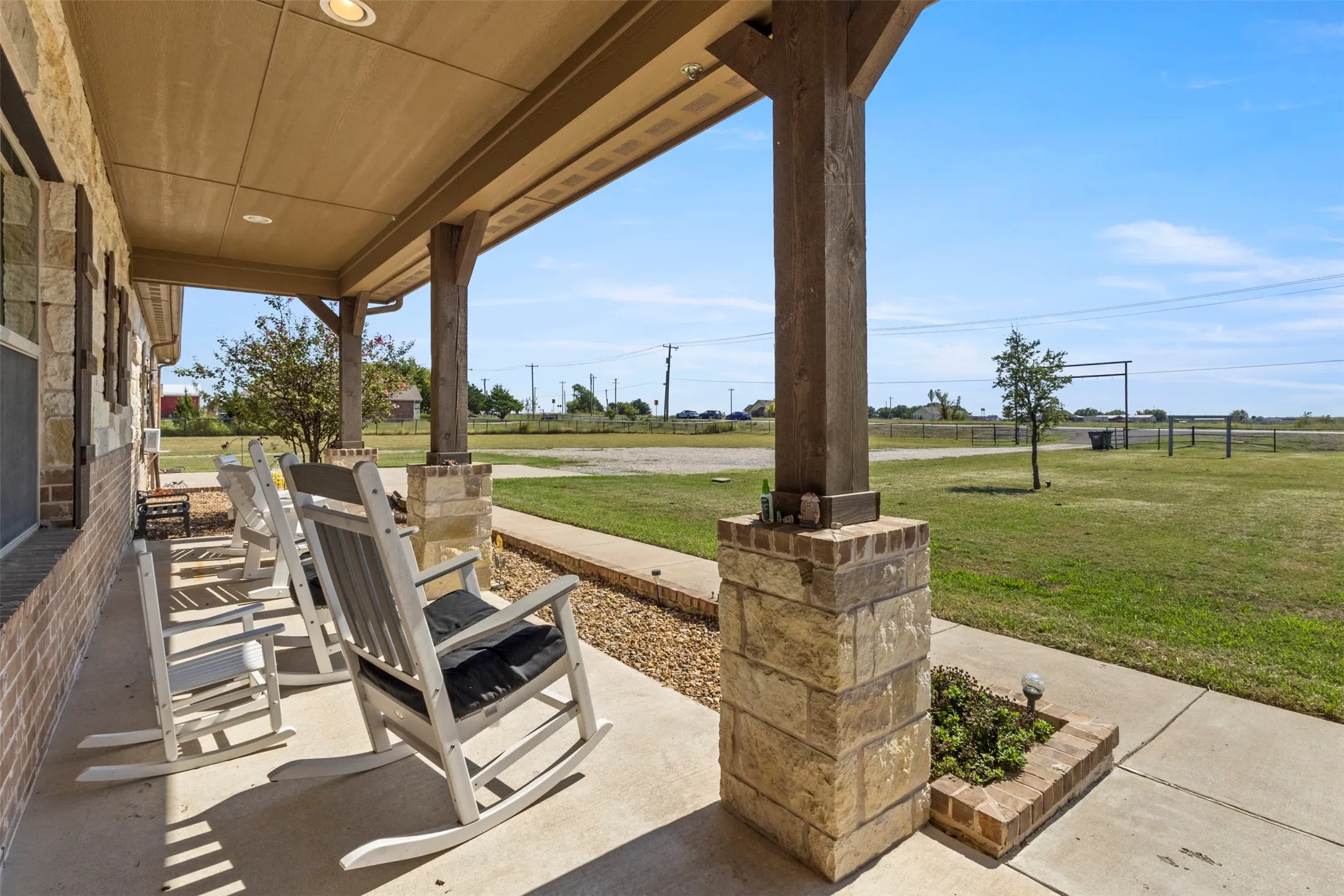 Single Family Residence For Sale in Collin County , 5715 Fm 547, Farmersville, Texas 75442, 3 Bedroom, 2 Bathroom, 2 Garage spaces, 1,994 Sqft, built in 2017, mls#21397107, Real Estate Agent in Farmersville, Homes For Sale in Collin county, Homes For Sale in Farmersville, Realtor in Farmersville Texas, Real Estate Brokerage Independent Realty Texas, Luminita Cordes Realtor