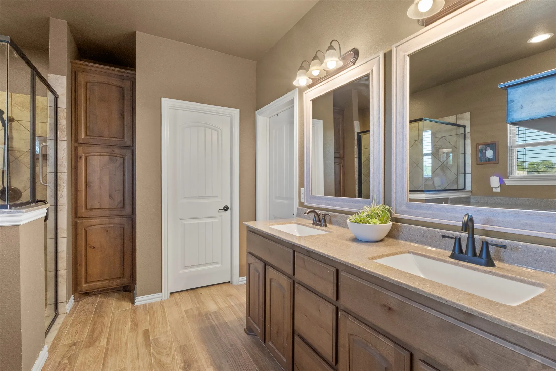 Single Family Residence For Sale in Collin County , 5715 Fm 547, Farmersville, Texas 75442, 3 Bedroom, 2 Bathroom, 2 Garage spaces, 1,994 Sqft, built in 2017, mls#21397107, Real Estate Agent in Farmersville, Homes For Sale in Collin county, Homes For Sale in Farmersville, Realtor in Farmersville Texas, Real Estate Brokerage Independent Realty Texas, Luminita Cordes Realtor