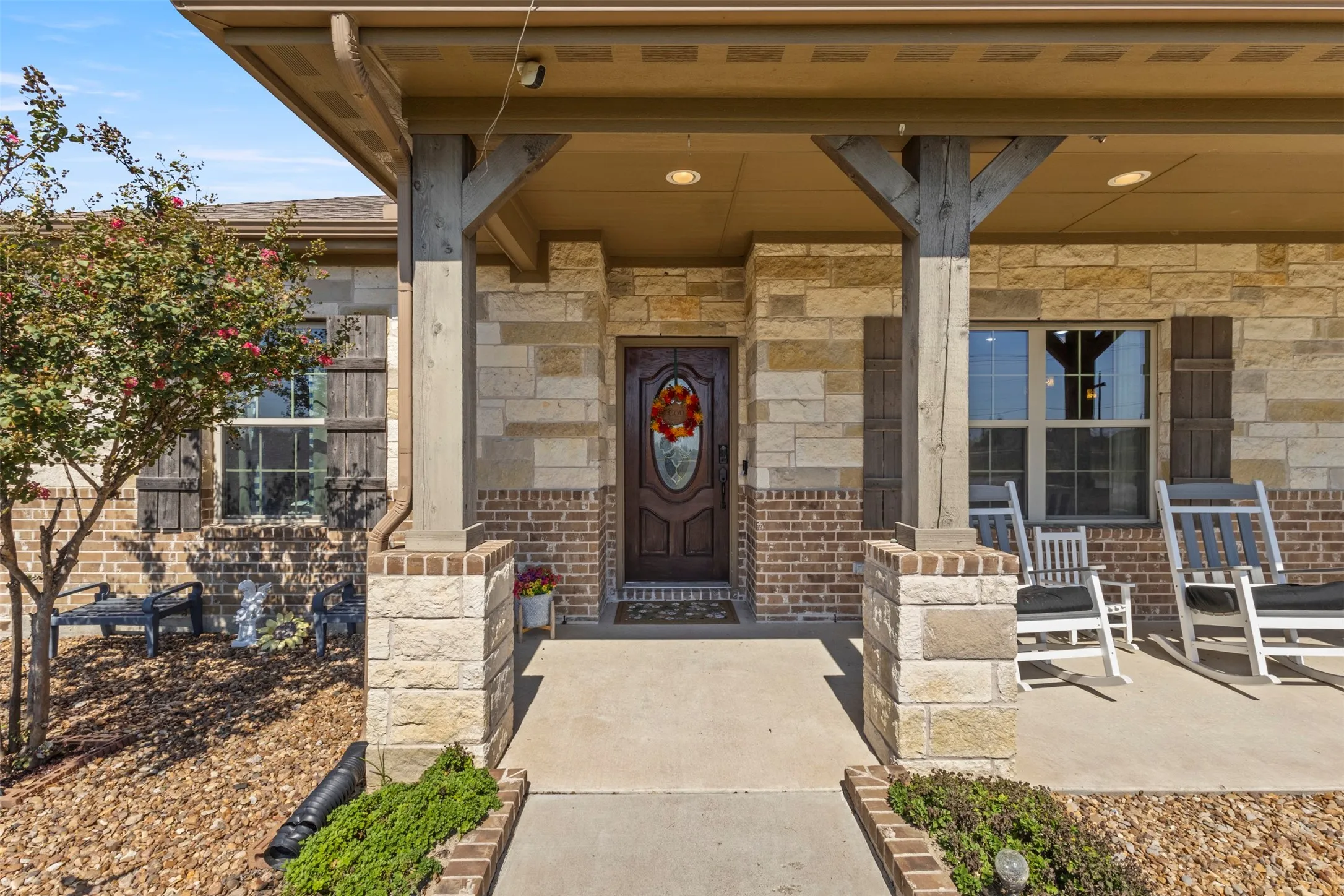 Single Family Residence For Sale in Collin County , 5715 Fm 547, Farmersville, Texas 75442, 3 Bedroom, 2 Bathroom, 2 Garage spaces, 1,994 Sqft, built in 2017, mls#21397107, Real Estate Agent in Farmersville, Homes For Sale in Collin county, Homes For Sale in Farmersville, Realtor in Farmersville Texas, Real Estate Brokerage Independent Realty Texas, Luminita Cordes Realtor