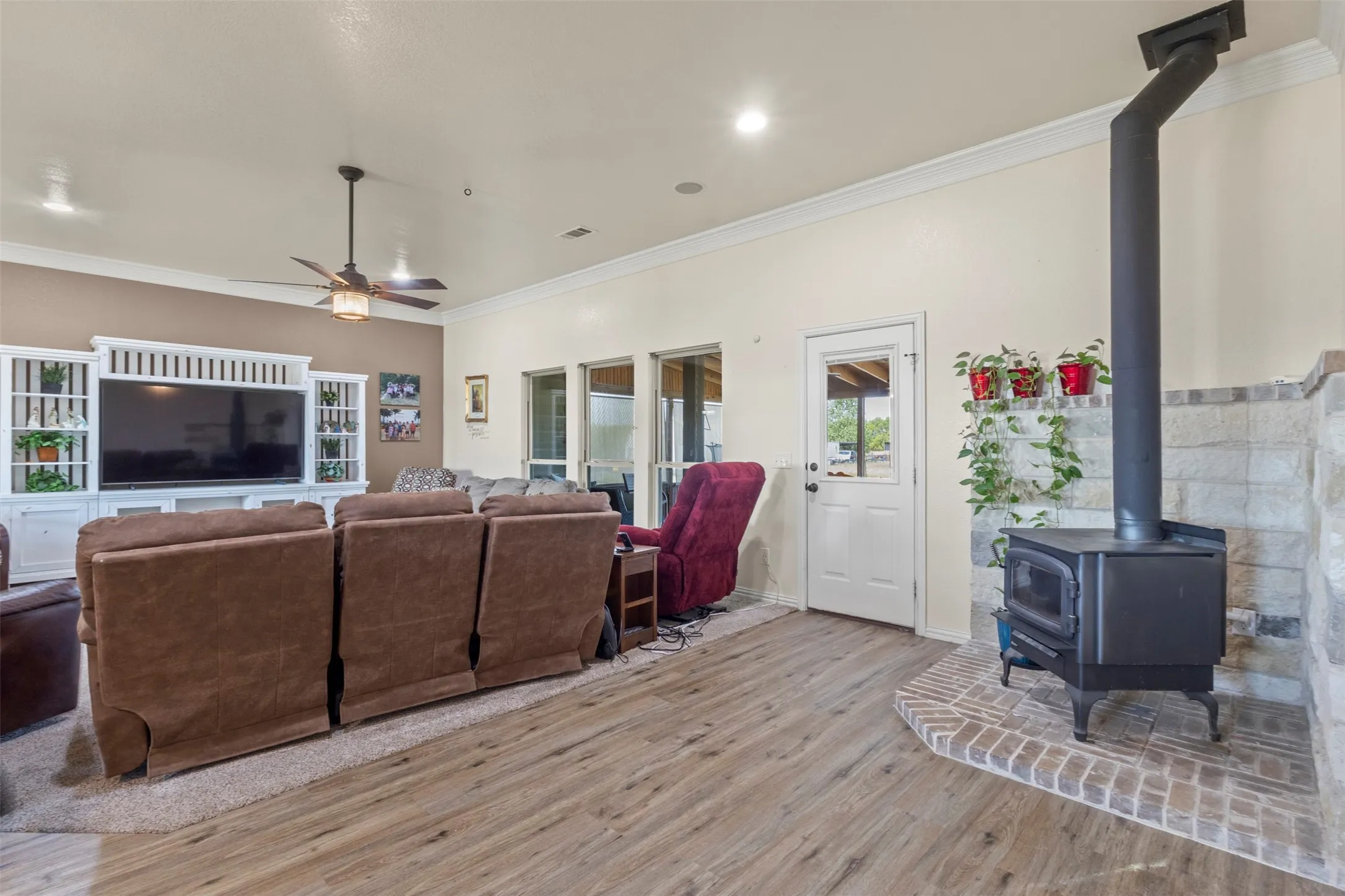 Single Family Residence For Sale in Collin County , 5715 Fm 547, Farmersville, Texas 75442, 3 Bedroom, 2 Bathroom, 2 Garage spaces, 1,994 Sqft, built in 2017, mls#21397107, Real Estate Agent in Farmersville, Homes For Sale in Collin county, Homes For Sale in Farmersville, Realtor in Farmersville Texas, Real Estate Brokerage Independent Realty Texas, Luminita Cordes Realtor