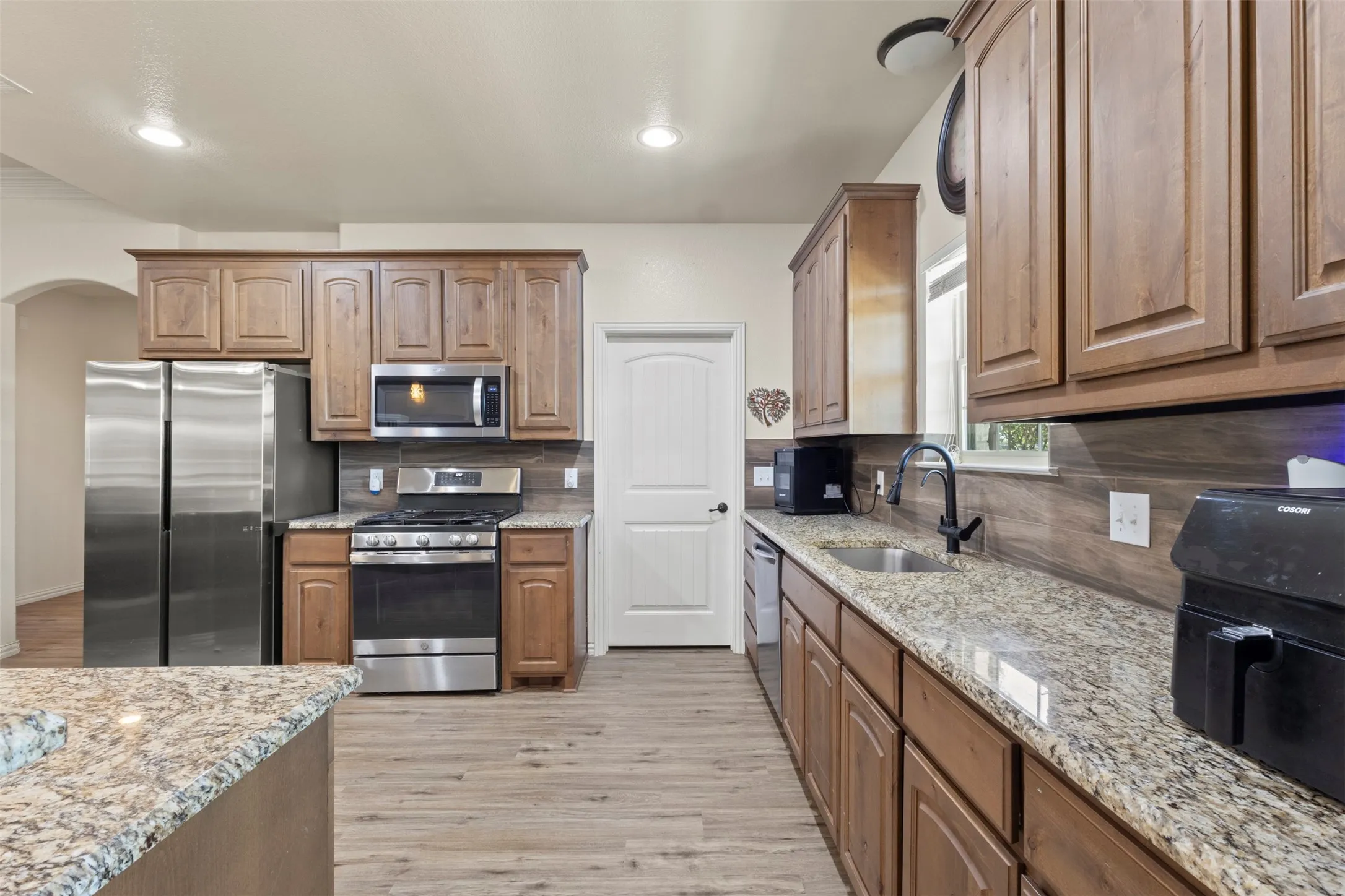 Single Family Residence For Sale in Collin County , 5715 Fm 547, Farmersville, Texas 75442, 3 Bedroom, 2 Bathroom, 2 Garage spaces, 1,994 Sqft, built in 2017, mls#21397107, Real Estate Agent in Farmersville, Homes For Sale in Collin county, Homes For Sale in Farmersville, Realtor in Farmersville Texas, Real Estate Brokerage Independent Realty Texas, Luminita Cordes Realtor