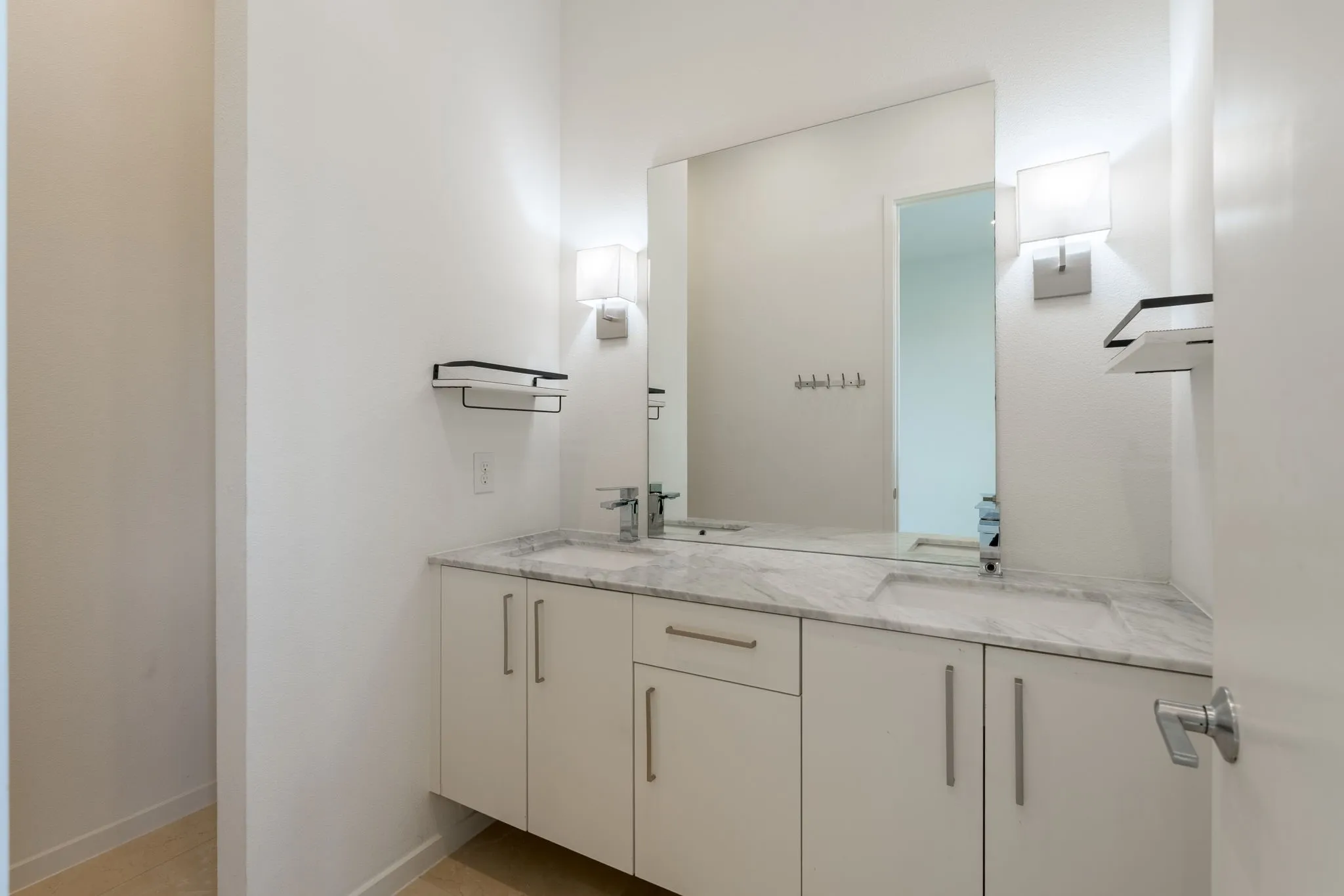 Condominium For Rent in Dallas County , 3812 San Jacinto Street 203, Dallas, Texas 75204, 2 Bedroom, 3 Bathroom, 2 Garage spaces, 1,479 Sqft, built in 2020, mls#21397105, Real Estate Agent in Dallas, Homes For Rent in Dallas county, Homes For Rent in Dallas, Realtor in Dallas Texas, Real Estate Brokerage Independent Realty Texas, Luminita Cordes Realtor