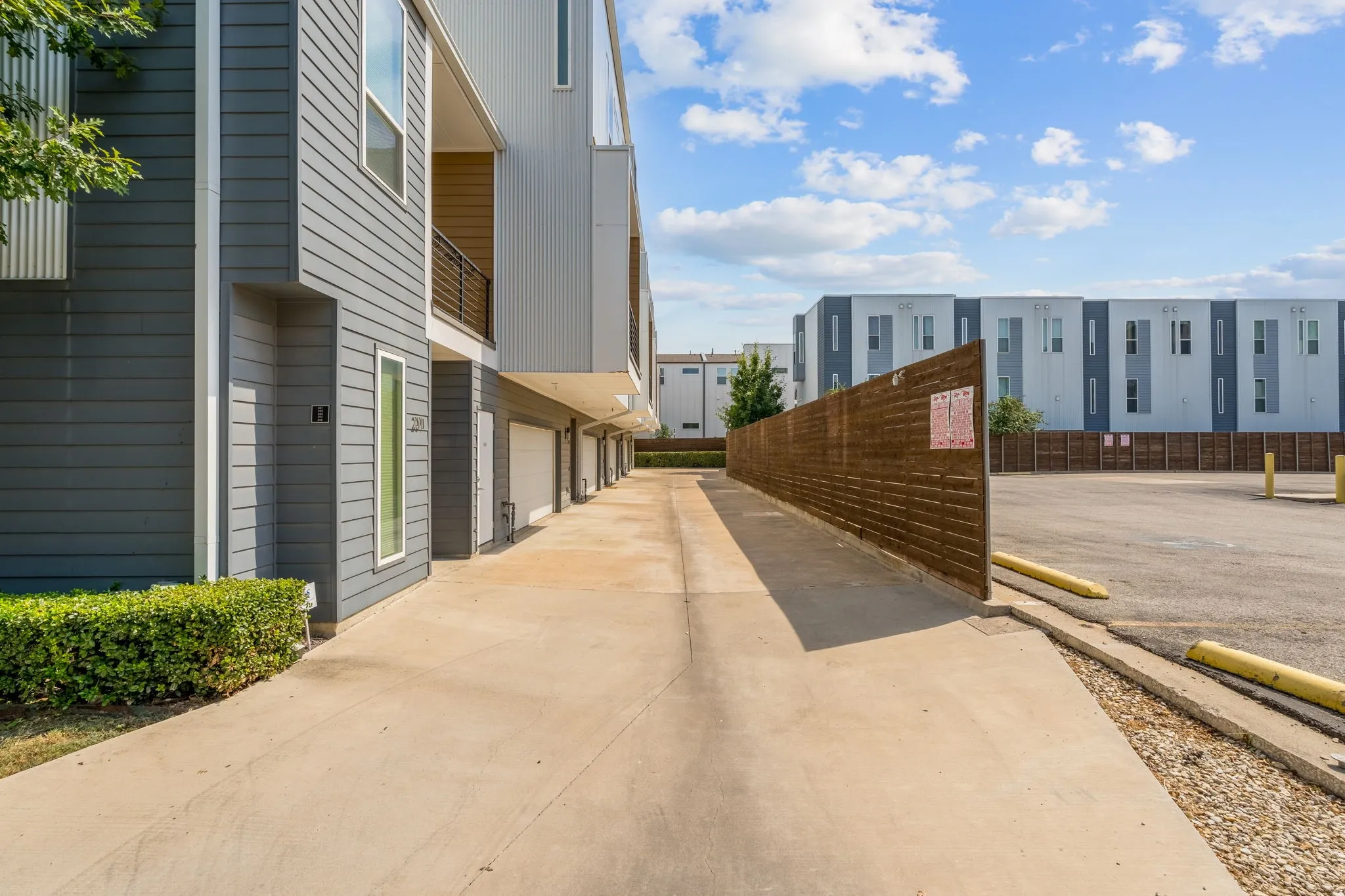 Condominium For Rent in Dallas County , 3812 San Jacinto Street 203, Dallas, Texas 75204, 2 Bedroom, 3 Bathroom, 2 Garage spaces, 1,479 Sqft, built in 2020, mls#21397105, Real Estate Agent in Dallas, Homes For Rent in Dallas county, Homes For Rent in Dallas, Realtor in Dallas Texas, Real Estate Brokerage Independent Realty Texas, Luminita Cordes Realtor