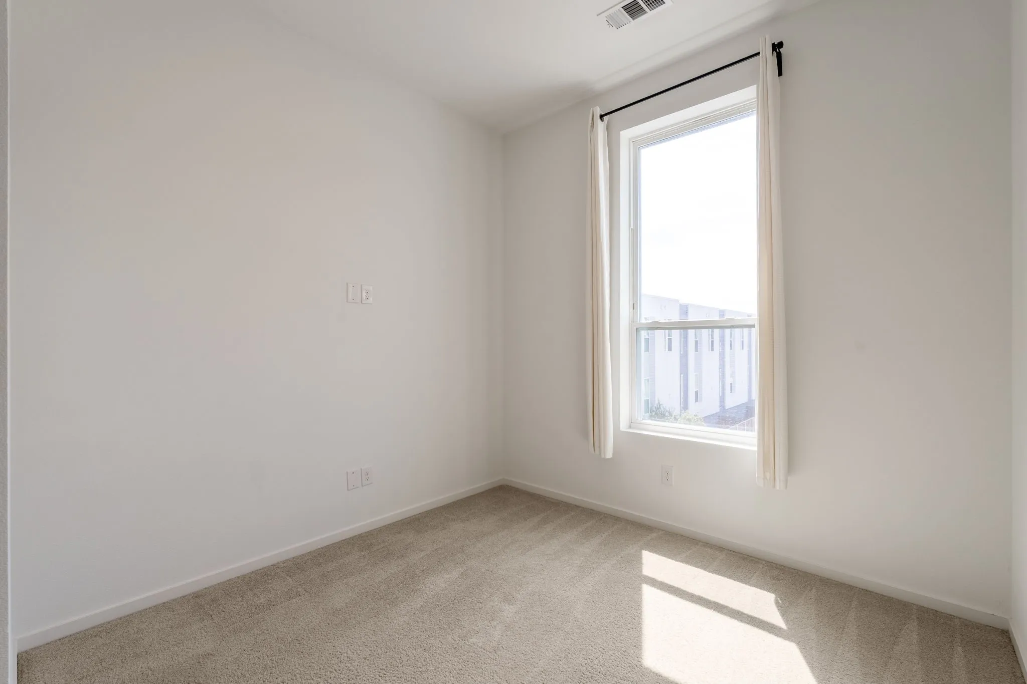 Condominium For Rent in Dallas County , 3812 San Jacinto Street 203, Dallas, Texas 75204, 2 Bedroom, 3 Bathroom, 2 Garage spaces, 1,479 Sqft, built in 2020, mls#21397105, Real Estate Agent in Dallas, Homes For Rent in Dallas county, Homes For Rent in Dallas, Realtor in Dallas Texas, Real Estate Brokerage Independent Realty Texas, Luminita Cordes Realtor
