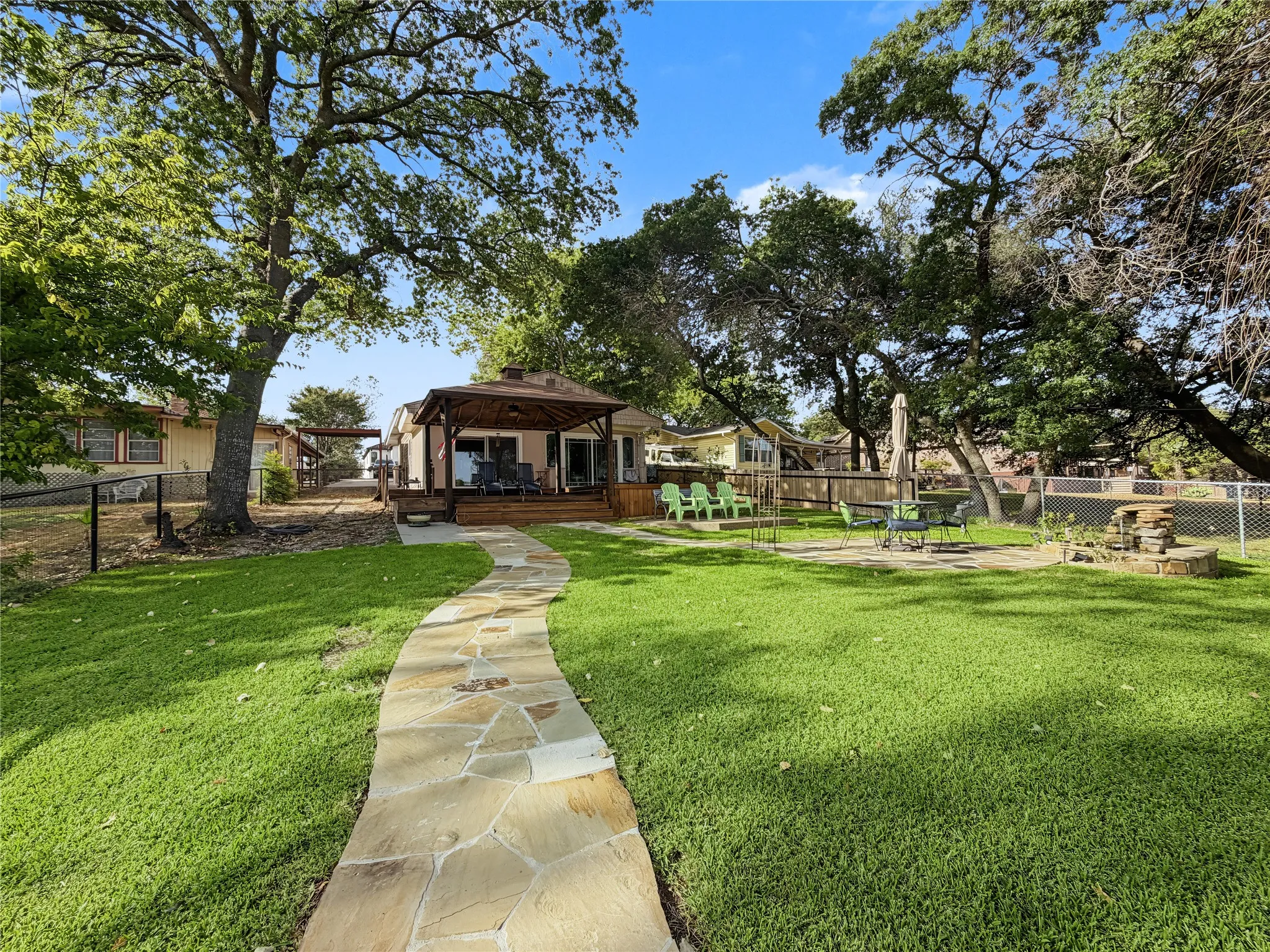 Single Family Residence For Sale in Parker County , 124 Marina View Court, Weatherford, Texas 76087, 2 Bedroom, 2 Bathroom, Garage spaces, 1,412 Sqft, built in 2025, mls#21395359, Real Estate Agent in Weatherford, Homes For Sale in Parker county, Homes For Sale in Weatherford, Realtor in Weatherford Texas, Real Estate Brokerage Independent Realty Texas, Luminita Cordes Realtor