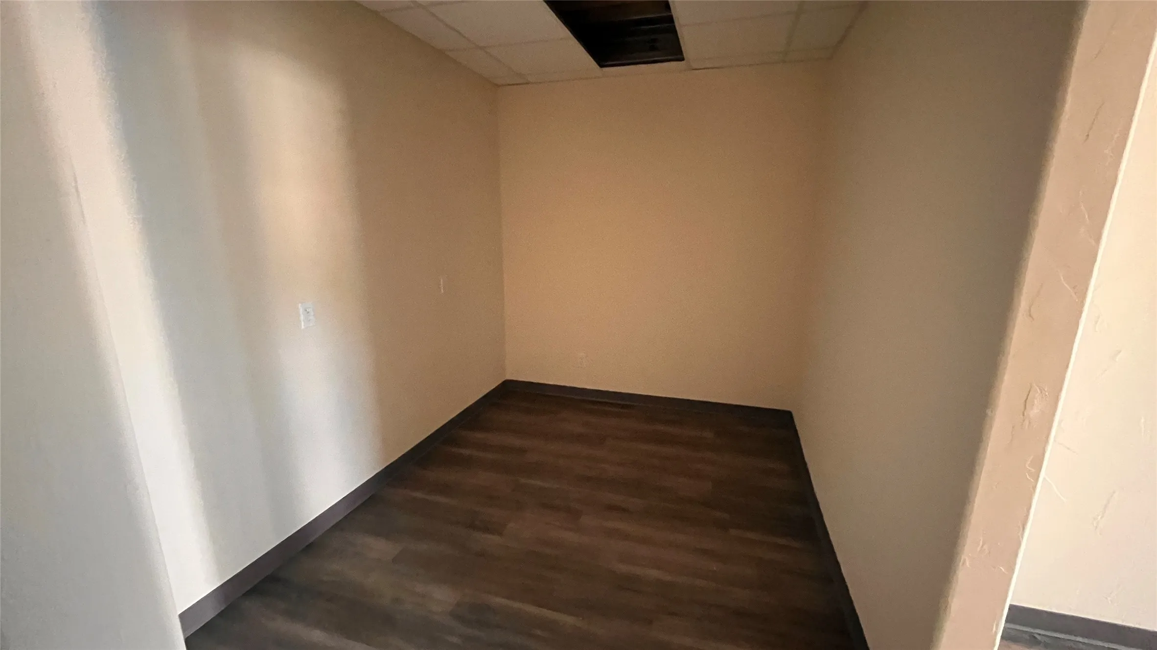 Industrial For Rent in Collin County , 474 N Hays Road F1, Prosper, Texas 75078, 0, 0, Garage spaces, 5,400 Sqft, built in 2004, mls#21389246, Real Estate Agent in Prosper, Homes For Rent in Collin county, Homes For Rent in Prosper, Realtor in Prosper Texas, Real Estate Brokerage Independent Realty Texas, Luminita Cordes Realtor