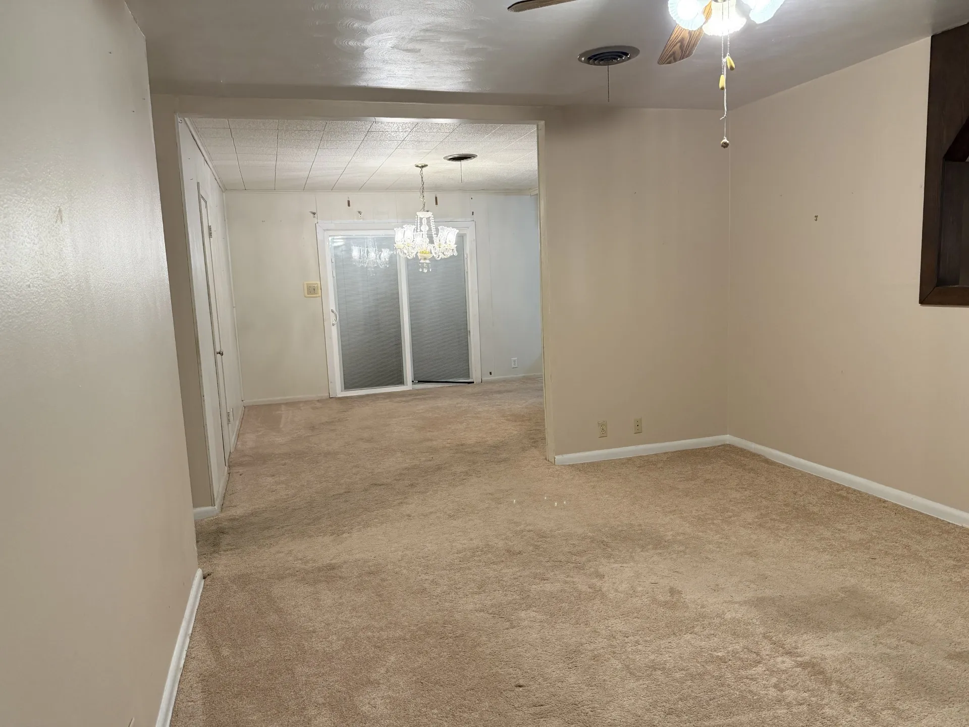 Single Family Residence For Sale in Denton County , 924 Monterey Drive, Denton, Texas 76209, 3 Bedroom, 2 Bathroom, Garage spaces, 1,123 Sqft, built in 1965, mls#21393517, Real Estate Agent in Denton, Homes For Sale in Denton county, Homes For Sale in Denton, Realtor in Denton Texas, Real Estate Brokerage Independent Realty Texas, Luminita Cordes Realtor