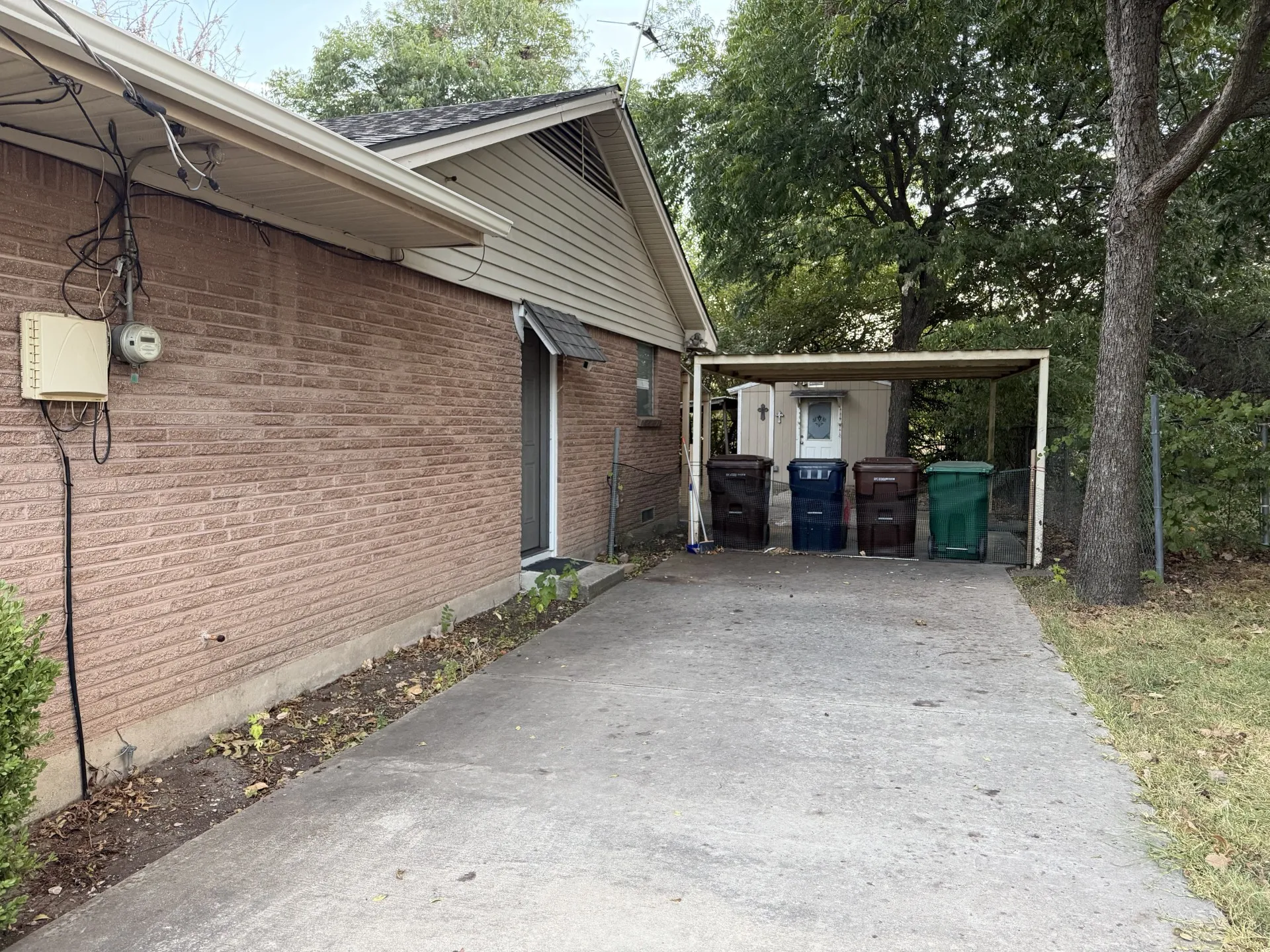 Single Family Residence For Sale in Denton County , 924 Monterey Drive, Denton, Texas 76209, 3 Bedroom, 2 Bathroom, Garage spaces, 1,123 Sqft, built in 1965, mls#21393517, Real Estate Agent in Denton, Homes For Sale in Denton county, Homes For Sale in Denton, Realtor in Denton Texas, Real Estate Brokerage Independent Realty Texas, Luminita Cordes Realtor