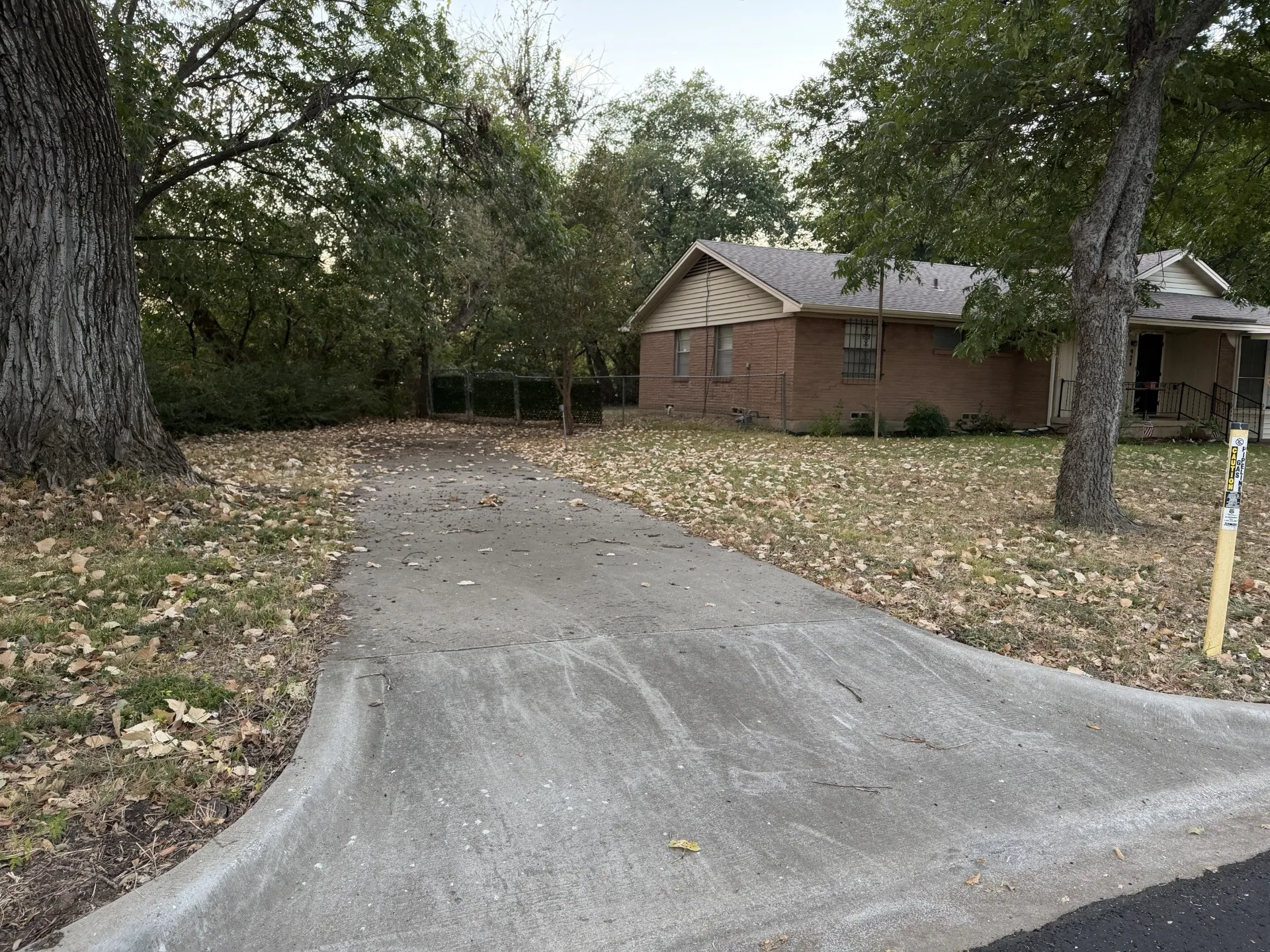 Single Family Residence For Sale in Denton County , 924 Monterey Drive, Denton, Texas 76209, 3 Bedroom, 2 Bathroom, Garage spaces, 1,123 Sqft, built in 1965, mls#21393517, Real Estate Agent in Denton, Homes For Sale in Denton county, Homes For Sale in Denton, Realtor in Denton Texas, Real Estate Brokerage Independent Realty Texas, Luminita Cordes Realtor