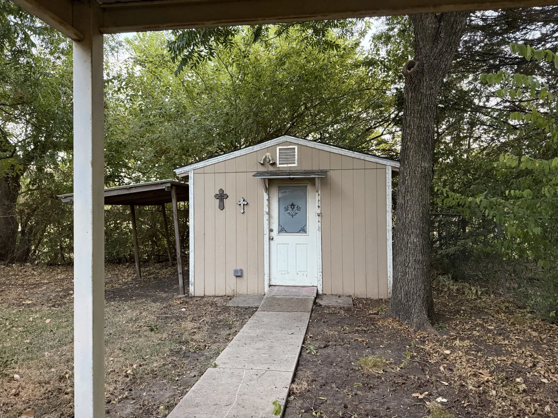 Single Family Residence For Sale in Denton County , 924 Monterey Drive, Denton, Texas 76209, 3 Bedroom, 2 Bathroom, Garage spaces, 1,123 Sqft, built in 1965, mls#21393517, Real Estate Agent in Denton, Homes For Sale in Denton county, Homes For Sale in Denton, Realtor in Denton Texas, Real Estate Brokerage Independent Realty Texas, Luminita Cordes Realtor
