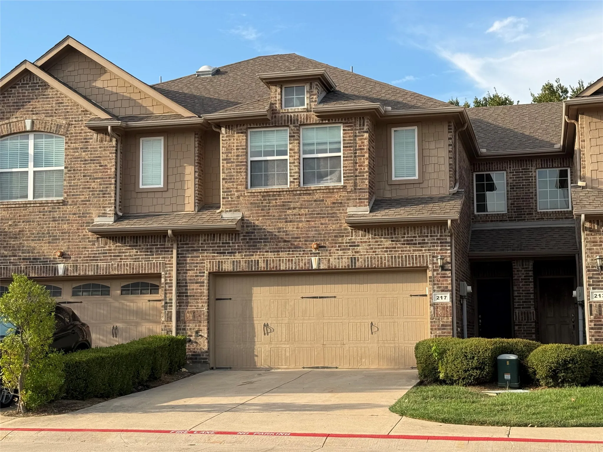 Townhouse For Rent in Denton County , 217 Barrington Lane, Lewisville, Texas 75067, 3 Bedroom, 3 Bathroom, 2 Garage spaces, 1,666 Sqft, built in 2014, mls#21397045, Real Estate Agent in Lewisville, Homes For Rent in Denton county, Homes For Rent in Lewisville, Realtor in Lewisville Texas, Real Estate Brokerage Independent Realty Texas, Luminita Cordes Realtor