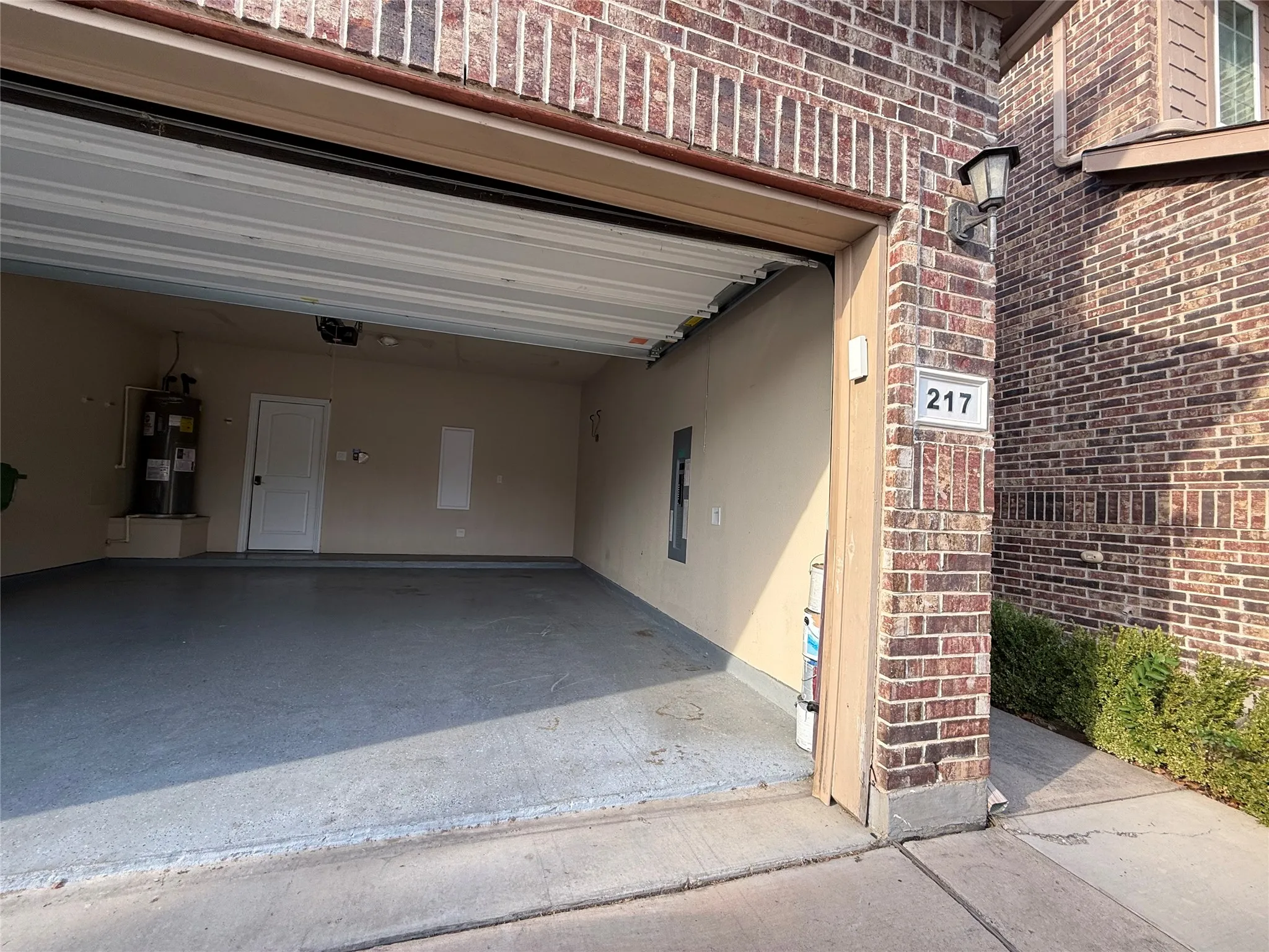 Townhouse For Rent in Denton County , 217 Barrington Lane, Lewisville, Texas 75067, 3 Bedroom, 3 Bathroom, 2 Garage spaces, 1,666 Sqft, built in 2014, mls#21397045, Real Estate Agent in Lewisville, Homes For Rent in Denton county, Homes For Rent in Lewisville, Realtor in Lewisville Texas, Real Estate Brokerage Independent Realty Texas, Luminita Cordes Realtor