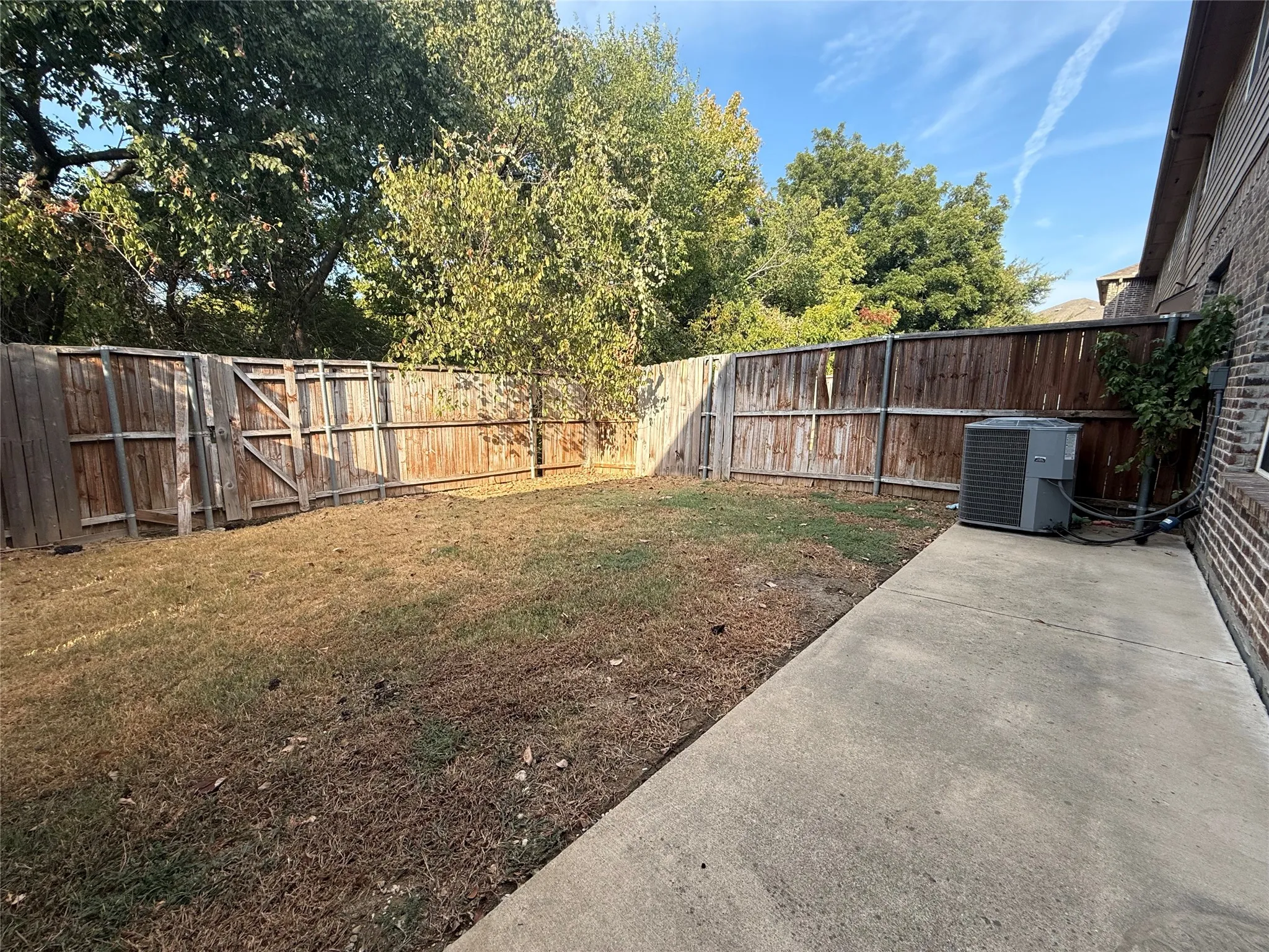 Townhouse For Rent in Denton County , 217 Barrington Lane, Lewisville, Texas 75067, 3 Bedroom, 3 Bathroom, 2 Garage spaces, 1,666 Sqft, built in 2014, mls#21397045, Real Estate Agent in Lewisville, Homes For Rent in Denton county, Homes For Rent in Lewisville, Realtor in Lewisville Texas, Real Estate Brokerage Independent Realty Texas, Luminita Cordes Realtor