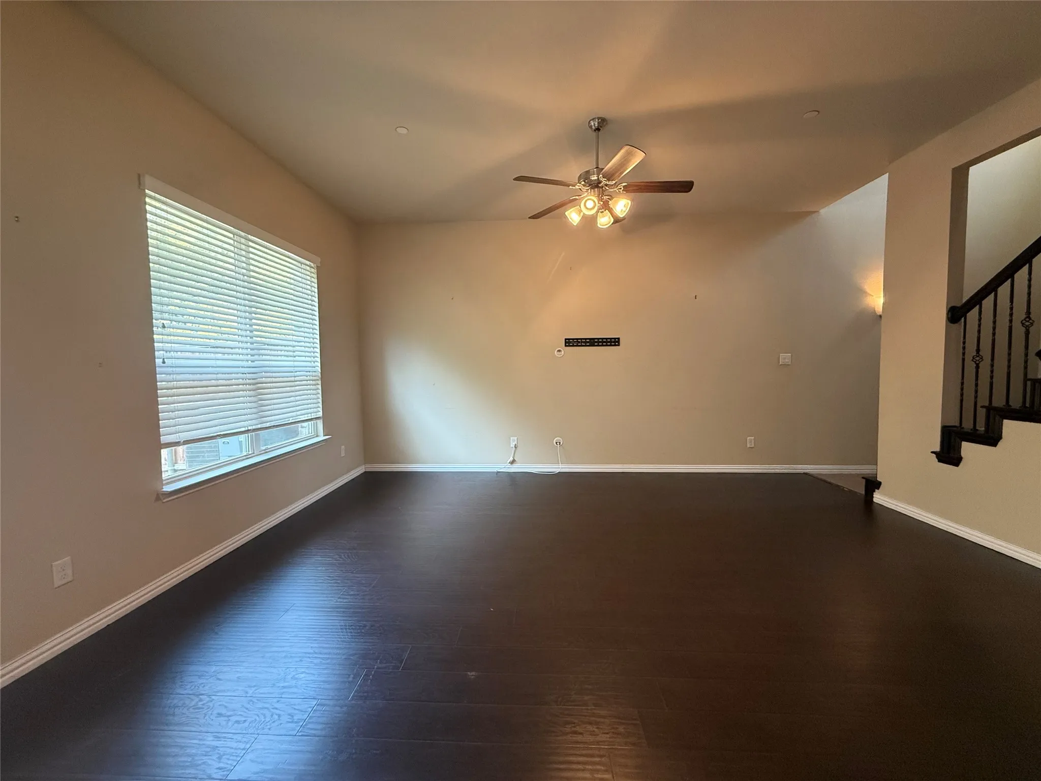 Townhouse For Rent in Denton County , 217 Barrington Lane, Lewisville, Texas 75067, 3 Bedroom, 3 Bathroom, 2 Garage spaces, 1,666 Sqft, built in 2014, mls#21397045, Real Estate Agent in Lewisville, Homes For Rent in Denton county, Homes For Rent in Lewisville, Realtor in Lewisville Texas, Real Estate Brokerage Independent Realty Texas, Luminita Cordes Realtor
