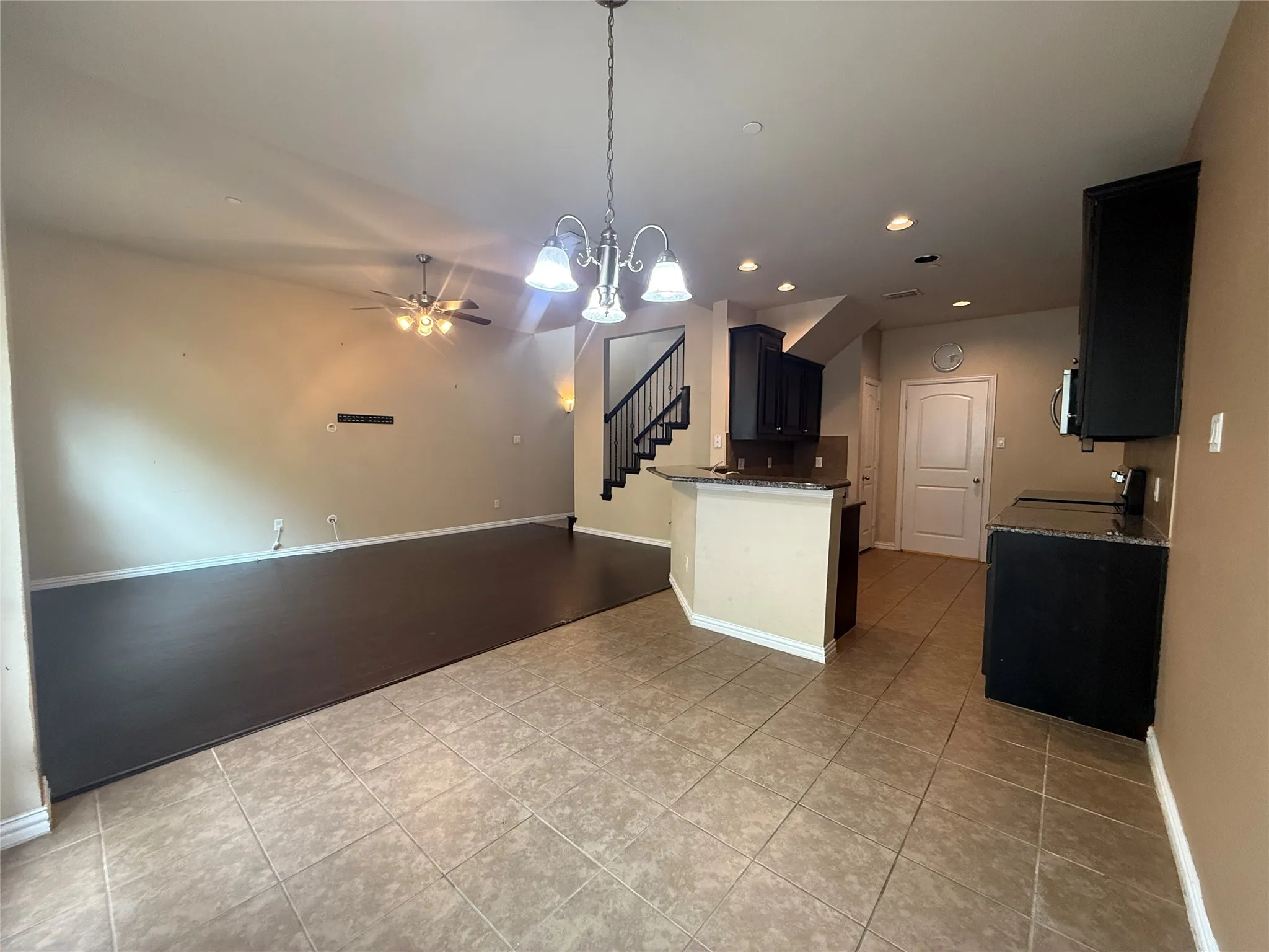 Townhouse For Rent in Denton County , 217 Barrington Lane, Lewisville, Texas 75067, 3 Bedroom, 3 Bathroom, 2 Garage spaces, 1,666 Sqft, built in 2014, mls#21397045, Real Estate Agent in Lewisville, Homes For Rent in Denton county, Homes For Rent in Lewisville, Realtor in Lewisville Texas, Real Estate Brokerage Independent Realty Texas, Luminita Cordes Realtor
