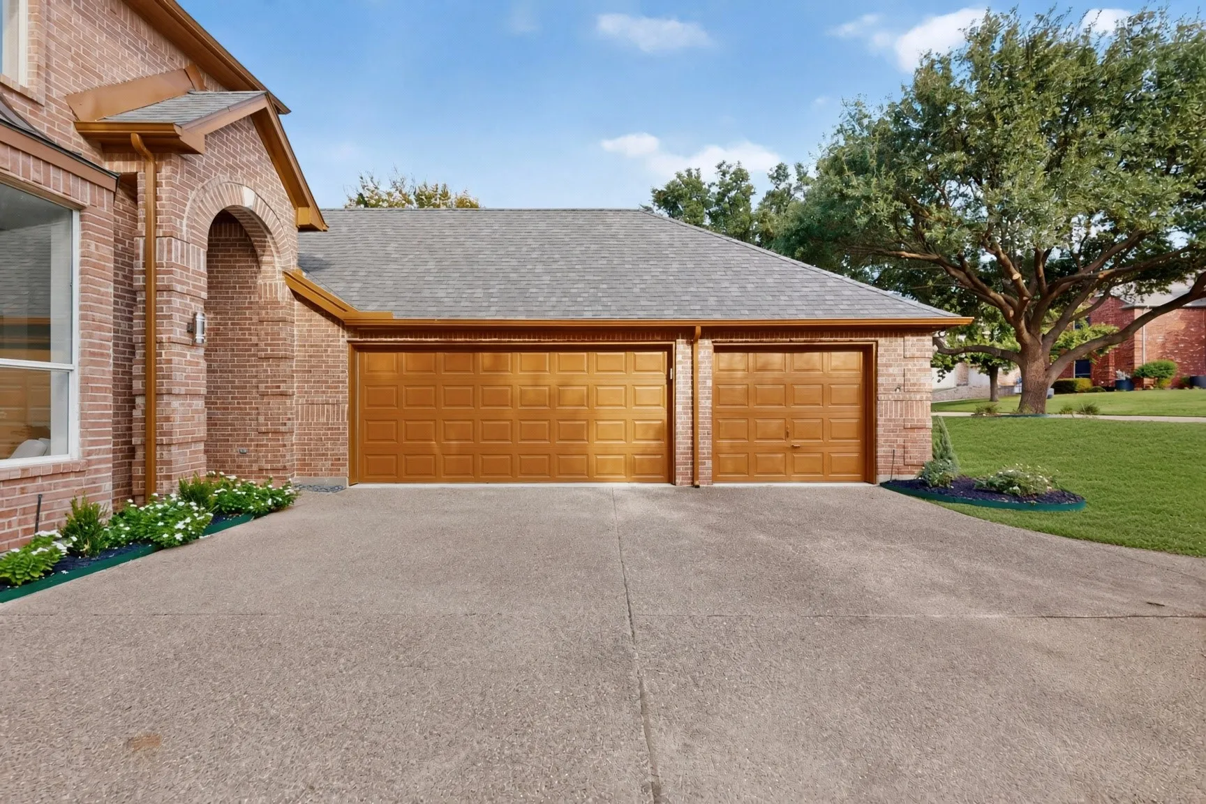 Single Family Residence For Sale in Denton County , 3309 Shadow Wood Circle, Highland Village, Texas 75077, 4 Bedroom, 3 Bathroom, 3 Garage spaces, 3,015 Sqft, built in 1996, mls#21379521, Real Estate Agent in Highland Village, Homes For Sale in Denton county, Homes For Sale in Highland Village, Realtor in Highland Village Texas, Real Estate Brokerage Independent Realty Texas, Luminita Cordes Realtor