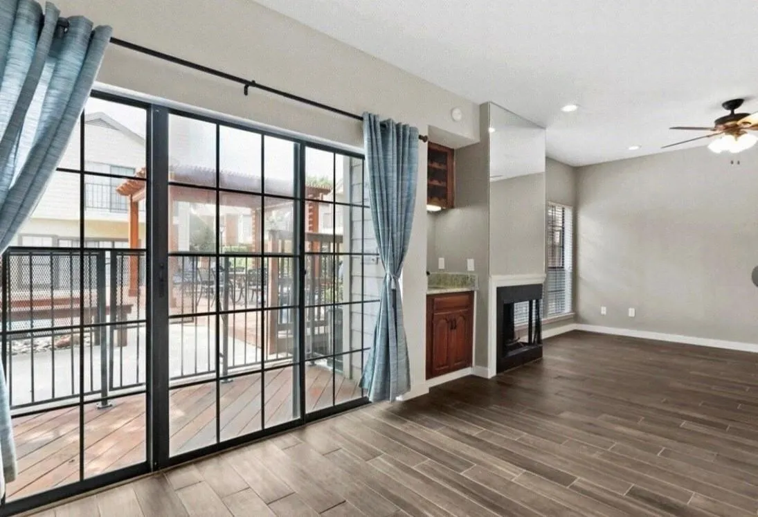 Condominium For Rent in Dallas County , 5100 Verde valley lane 111, Dallas, Texas 75254, 1 Bedroom, 2 Bathroom, Garage spaces, 985 Sqft, built in 1982, mls#21396741, Real Estate Agent in Dallas, Homes For Rent in Dallas county, Homes For Rent in Dallas, Realtor in Dallas Texas, Real Estate Brokerage Independent Realty Texas, Luminita Cordes Realtor