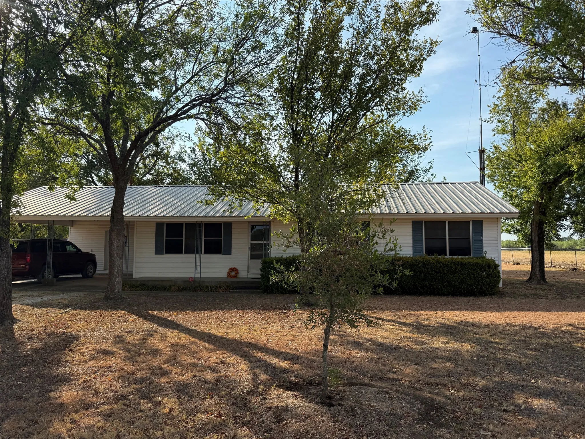 Farm For Sale in Bosque County , 467 County Road 2371, Meridian, Texas 76665, 3 Bedroom, 2 Bathroom, Garage spaces, 1,613 Sqft, built in 1971, mls#21396770, Real Estate Agent in Meridian, Homes For Sale in Bosque county, Homes For Sale in Meridian, Realtor in Meridian Texas, Real Estate Brokerage Independent Realty Texas, Luminita Cordes Realtor