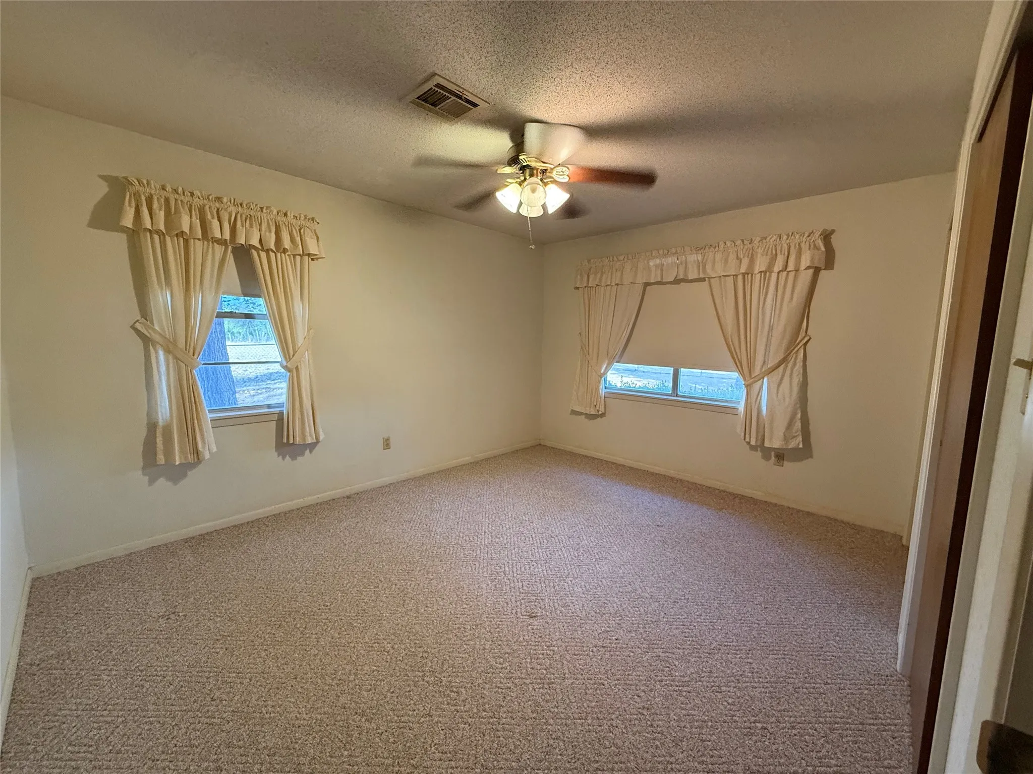 Farm For Sale in Bosque County , 467 County Road 2371, Meridian, Texas 76665, 3 Bedroom, 2 Bathroom, Garage spaces, 1,613 Sqft, built in 1971, mls#21396770, Real Estate Agent in Meridian, Homes For Sale in Bosque county, Homes For Sale in Meridian, Realtor in Meridian Texas, Real Estate Brokerage Independent Realty Texas, Luminita Cordes Realtor