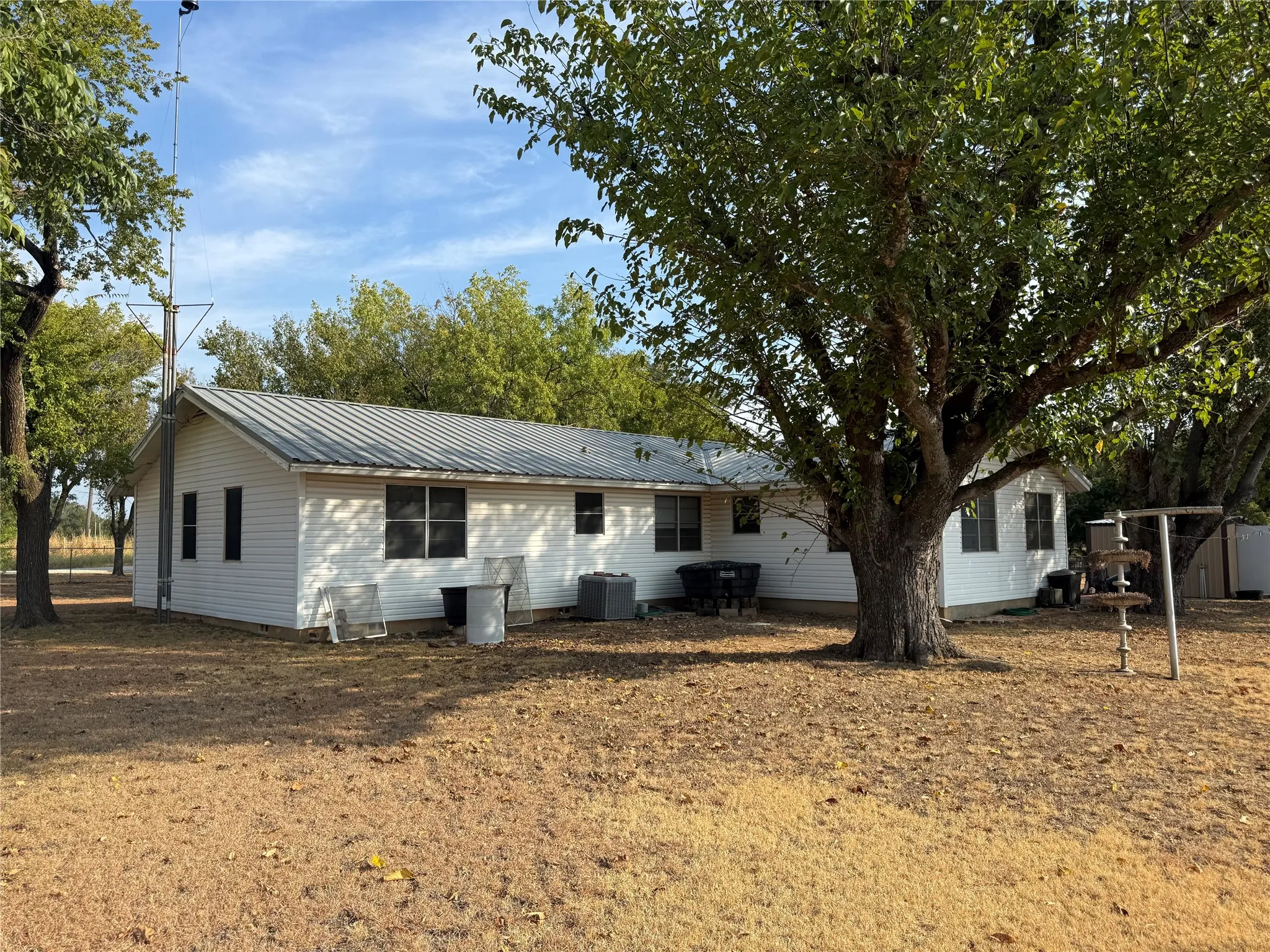 Farm For Sale in Bosque County , 467 County Road 2371, Meridian, Texas 76665, 3 Bedroom, 2 Bathroom, Garage spaces, 1,613 Sqft, built in 1971, mls#21396770, Real Estate Agent in Meridian, Homes For Sale in Bosque county, Homes For Sale in Meridian, Realtor in Meridian Texas, Real Estate Brokerage Independent Realty Texas, Luminita Cordes Realtor