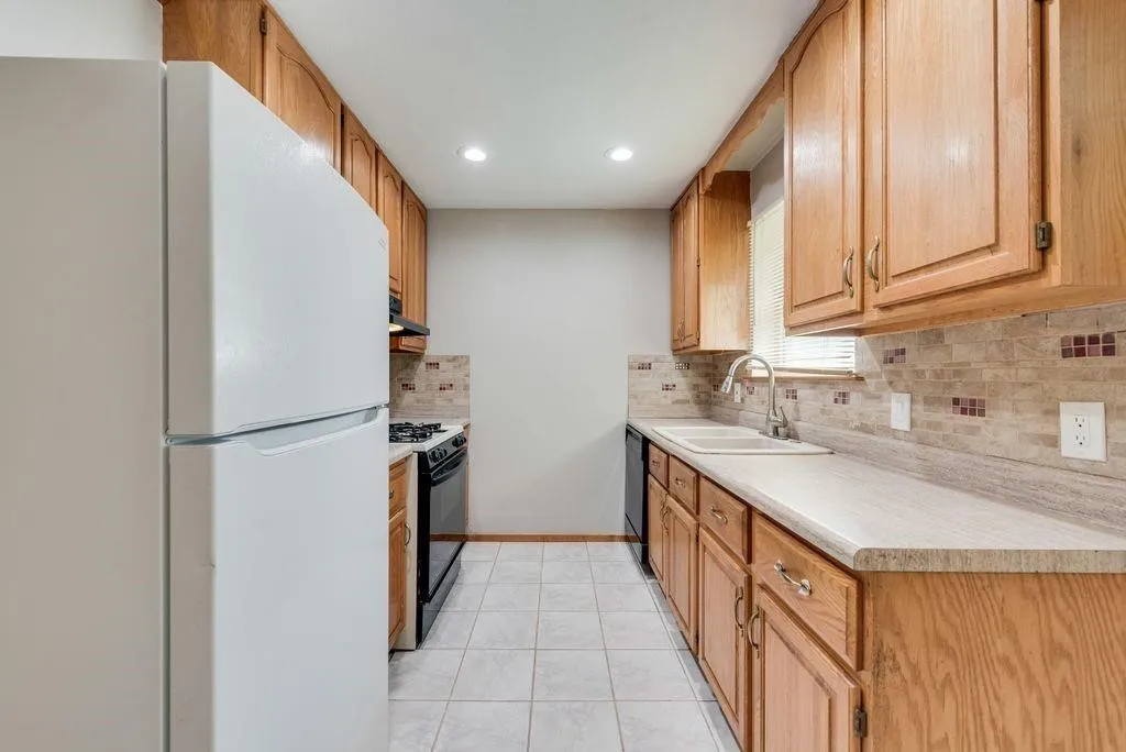 GALLEY KITCHEN