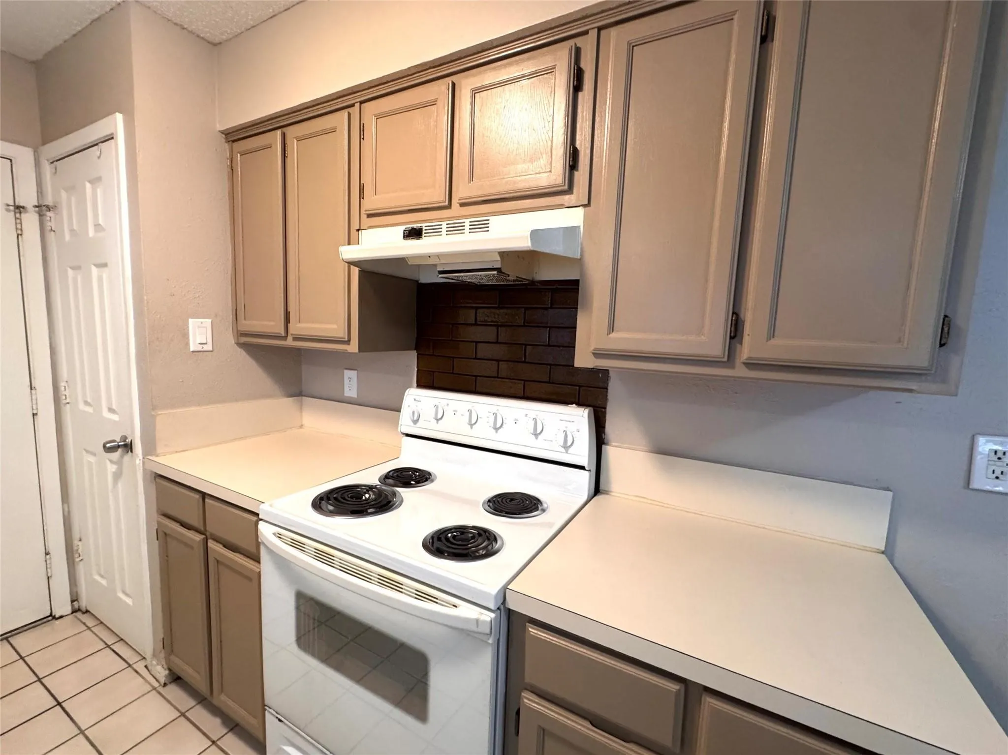 Duplex For Rent in Dallas County , 7506 Amherst Drive A, Rowlett, Texas 75088, 3 Bedroom, 2 Bathroom, 1 Garage spaces, 1,362 Sqft, built in 1984, mls#21397122, Real Estate Agent in Rowlett, Homes For Rent in Dallas county, Homes For Rent in Rowlett, Realtor in Rowlett Texas, Real Estate Brokerage Independent Realty Texas, Luminita Cordes Realtor