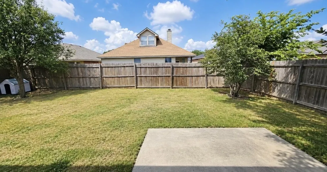 Single Family Residence For Rent in Tarrant County , 3121 Evangeline Road, Fort Worth, Texas 76140, 3 Bedroom, 2 Bathroom, 2 Garage spaces, 1,978 Sqft, built in 2006, mls#21397127, Real Estate Agent in Fort Worth, Homes For Rent in Tarrant county, Homes For Rent in Fort Worth, Realtor in Fort Worth Texas, Real Estate Brokerage Independent Realty Texas, Luminita Cordes Realtor