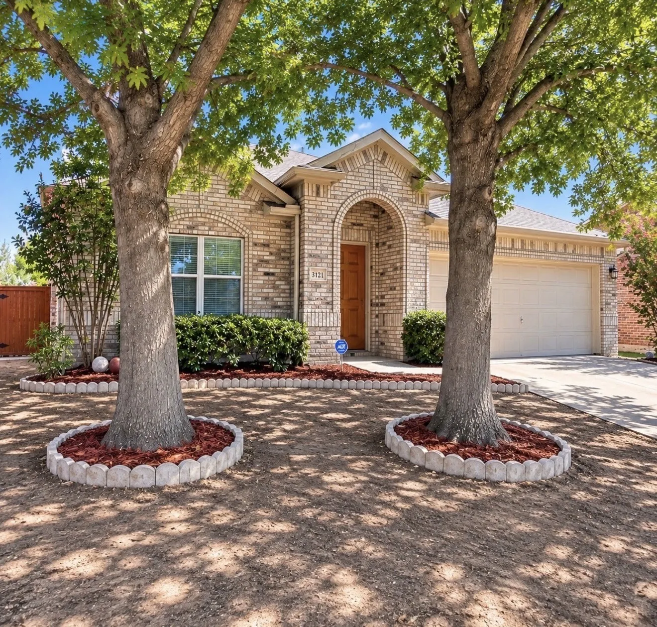 Single Family Residence For Rent in Tarrant County , 3121 Evangeline Road, Fort Worth, Texas 76140, 3 Bedroom, 2 Bathroom, 2 Garage spaces, 1,978 Sqft, built in 2006, mls#21397127, Real Estate Agent in Fort Worth, Homes For Rent in Tarrant county, Homes For Rent in Fort Worth, Realtor in Fort Worth Texas, Real Estate Brokerage Independent Realty Texas, Luminita Cordes Realtor
