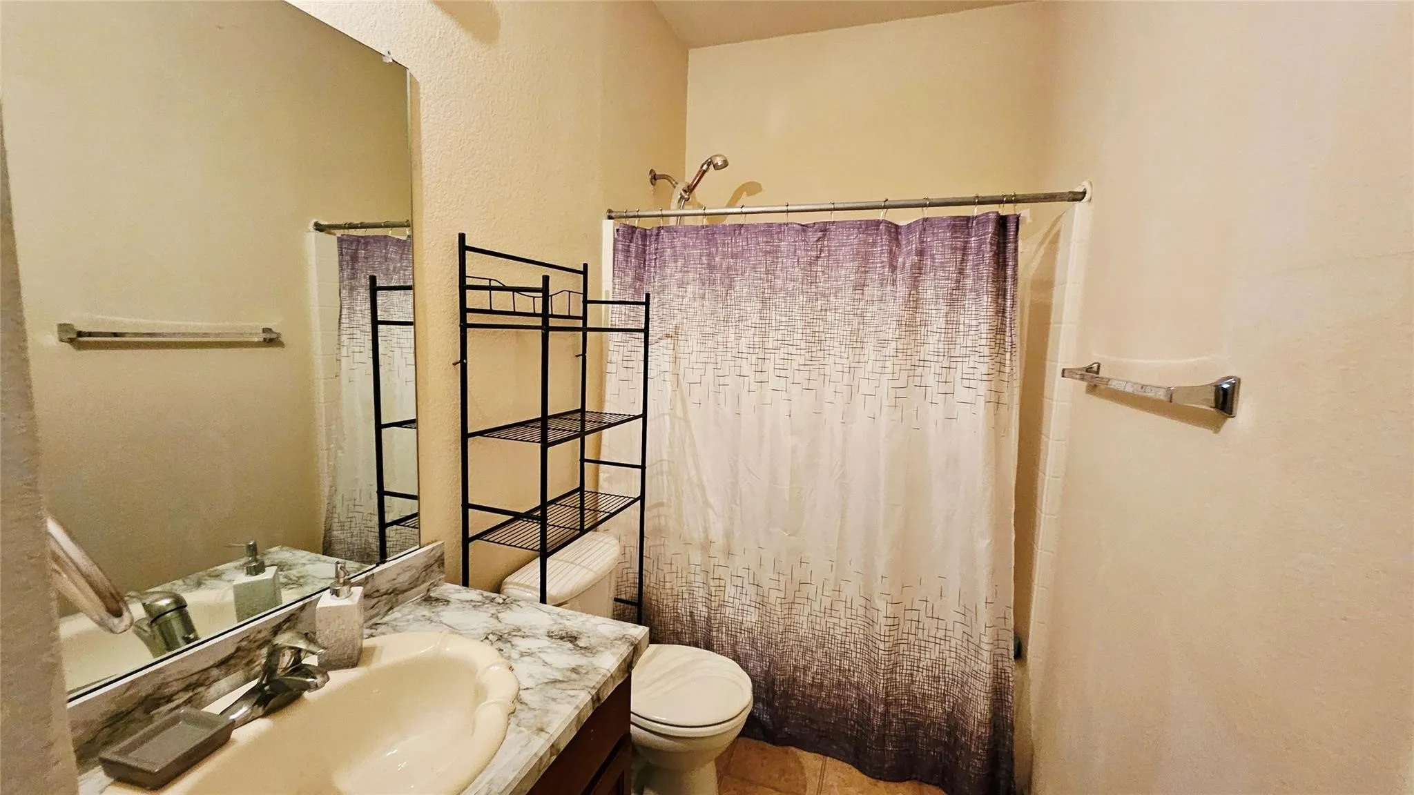 Single Family Residence For Rent in Tarrant County , 3121 Evangeline Road, Fort Worth, Texas 76140, 3 Bedroom, 2 Bathroom, 2 Garage spaces, 1,978 Sqft, built in 2006, mls#21397127, Real Estate Agent in Fort Worth, Homes For Rent in Tarrant county, Homes For Rent in Fort Worth, Realtor in Fort Worth Texas, Real Estate Brokerage Independent Realty Texas, Luminita Cordes Realtor