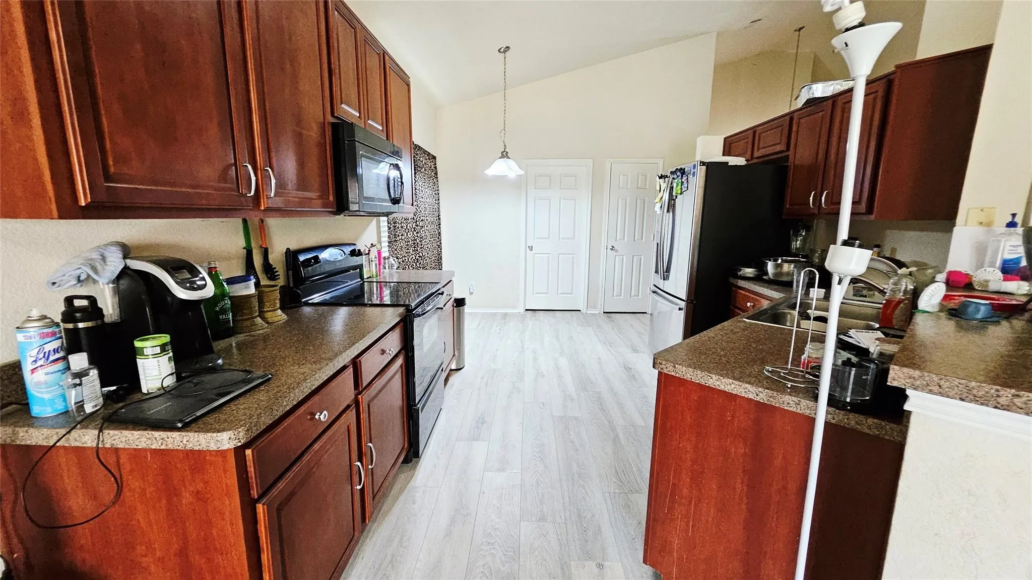 Single Family Residence For Rent in Tarrant County , 3121 Evangeline Road, Fort Worth, Texas 76140, 3 Bedroom, 2 Bathroom, 2 Garage spaces, 1,978 Sqft, built in 2006, mls#21397127, Real Estate Agent in Fort Worth, Homes For Rent in Tarrant county, Homes For Rent in Fort Worth, Realtor in Fort Worth Texas, Real Estate Brokerage Independent Realty Texas, Luminita Cordes Realtor