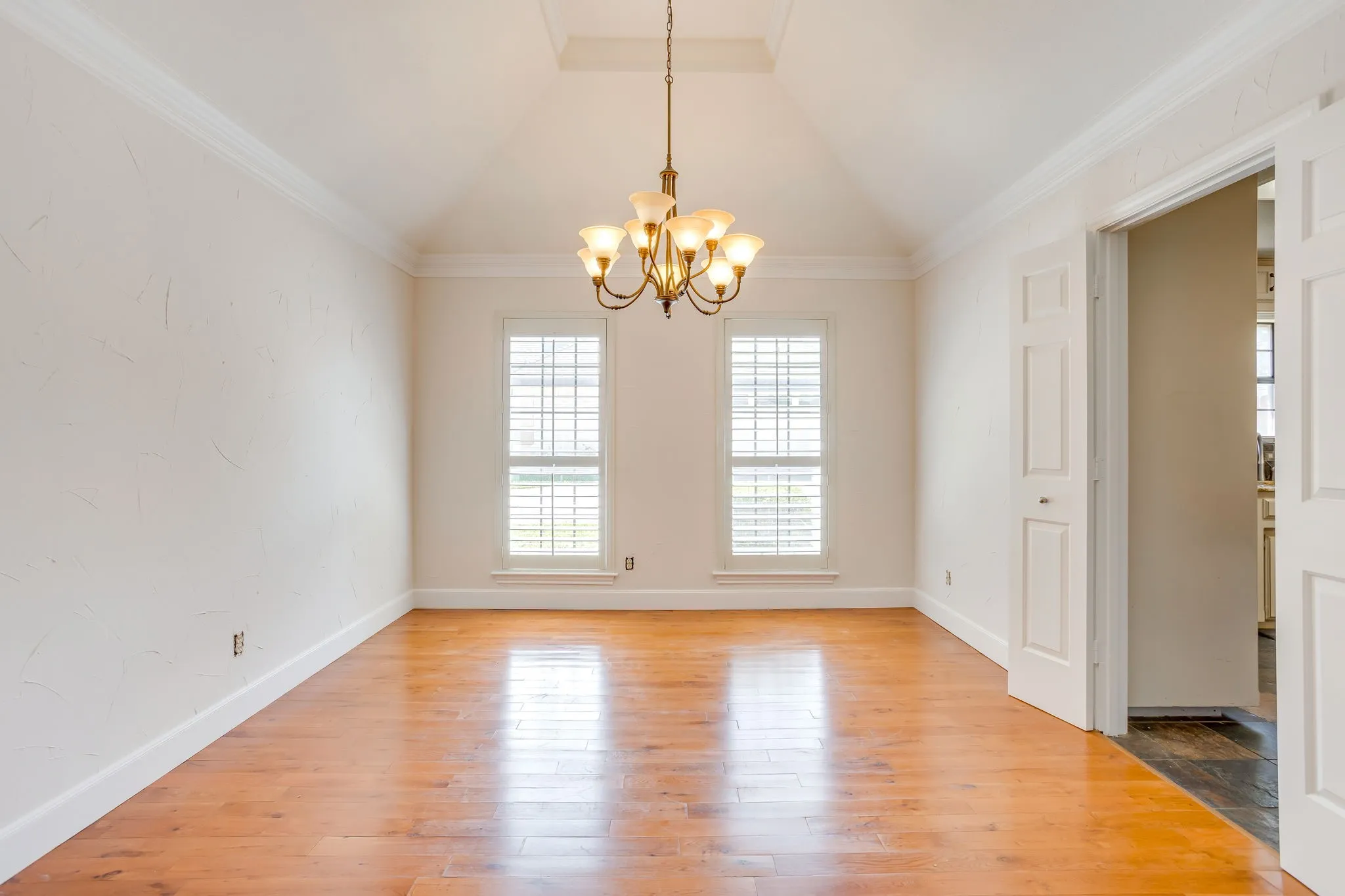 Single Family Residence For Rent in Tarrant County , 990 Oak Ridge Drive, Keller, Texas 76248, 4 Bedroom, 2 Bathroom, 2 Garage spaces, 2,300 Sqft, built in 1986, mls#21397129, Real Estate Agent in Keller, Homes For Rent in Tarrant county, Homes For Rent in Keller, Realtor in Keller Texas, Real Estate Brokerage Independent Realty Texas, Luminita Cordes Realtor
