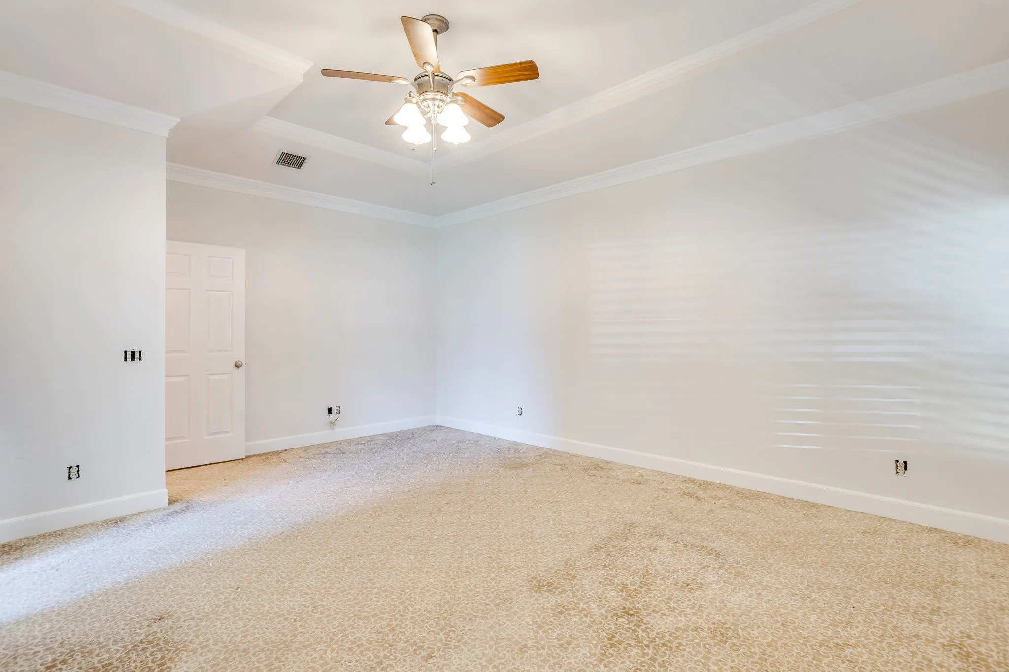 Single Family Residence For Rent in Tarrant County , 990 Oak Ridge Drive, Keller, Texas 76248, 4 Bedroom, 2 Bathroom, 2 Garage spaces, 2,300 Sqft, built in 1986, mls#21397129, Real Estate Agent in Keller, Homes For Rent in Tarrant county, Homes For Rent in Keller, Realtor in Keller Texas, Real Estate Brokerage Independent Realty Texas, Luminita Cordes Realtor