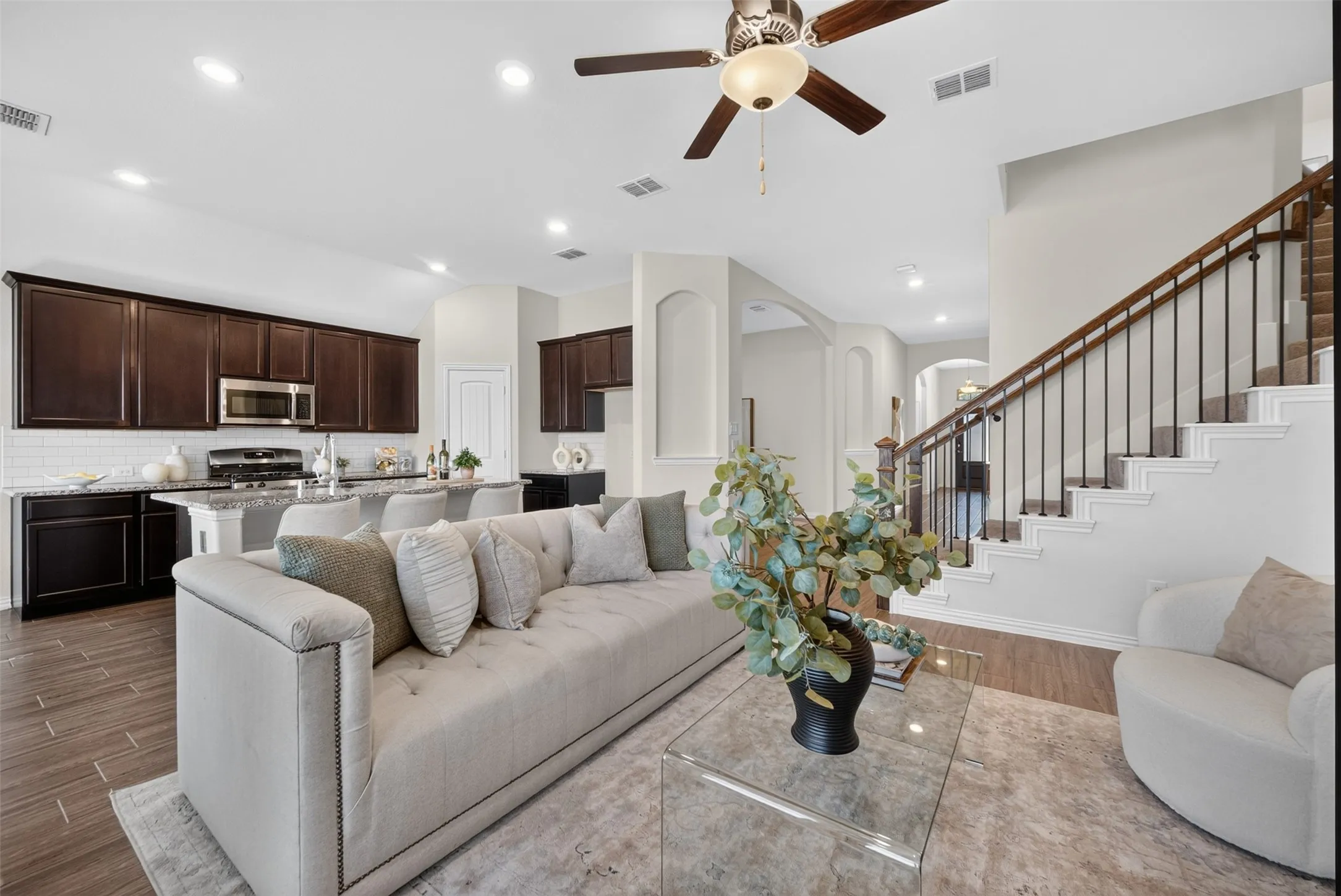 Single Family Residence For Rent in Denton County , 1352 Lake Grove Drive, Little Elm, Texas 75068, 4 Bedroom, 4 Bathroom, 2 Garage spaces, 2,423 Sqft, built in 2019, mls#21396598, Real Estate Agent in Little Elm, Homes For Rent in Denton county, Homes For Rent in Little Elm, Realtor in Little Elm Texas, Real Estate Brokerage Independent Realty Texas, Luminita Cordes Realtor