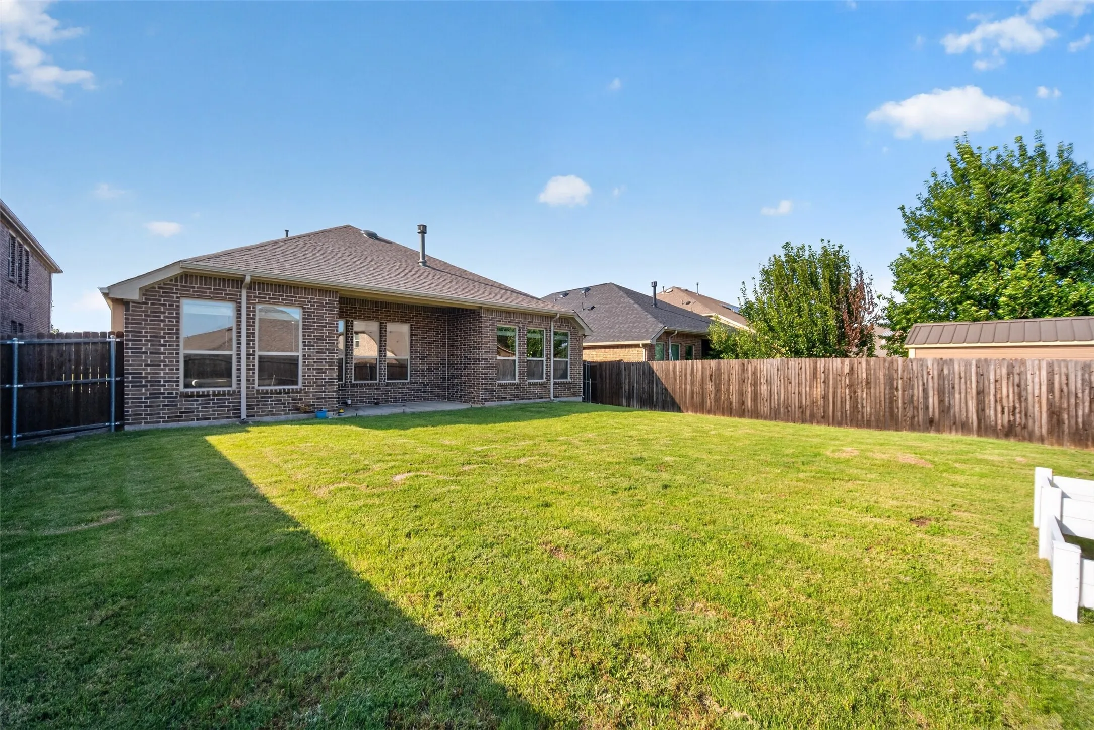 Single Family Residence For Rent in Denton County , 1352 Lake Grove Drive, Little Elm, Texas 75068, 4 Bedroom, 4 Bathroom, 2 Garage spaces, 2,423 Sqft, built in 2019, mls#21396598, Real Estate Agent in Little Elm, Homes For Rent in Denton county, Homes For Rent in Little Elm, Realtor in Little Elm Texas, Real Estate Brokerage Independent Realty Texas, Luminita Cordes Realtor