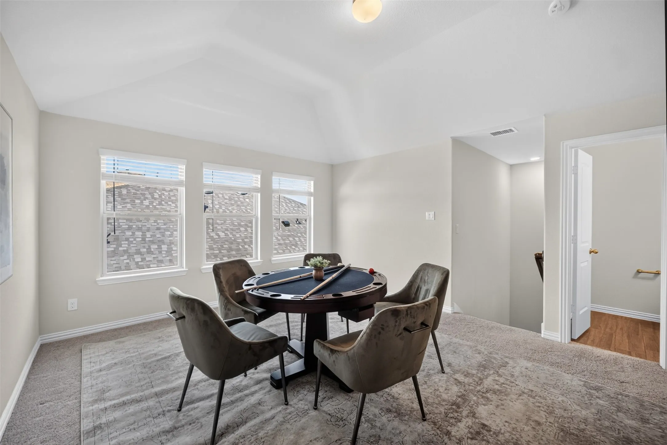 Single Family Residence For Rent in Denton County , 1352 Lake Grove Drive, Little Elm, Texas 75068, 4 Bedroom, 4 Bathroom, 2 Garage spaces, 2,423 Sqft, built in 2019, mls#21396598, Real Estate Agent in Little Elm, Homes For Rent in Denton county, Homes For Rent in Little Elm, Realtor in Little Elm Texas, Real Estate Brokerage Independent Realty Texas, Luminita Cordes Realtor